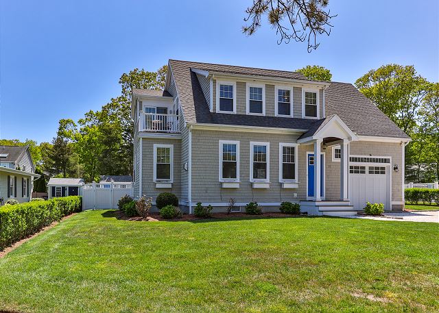 21 Menemsha Road-Popponesset