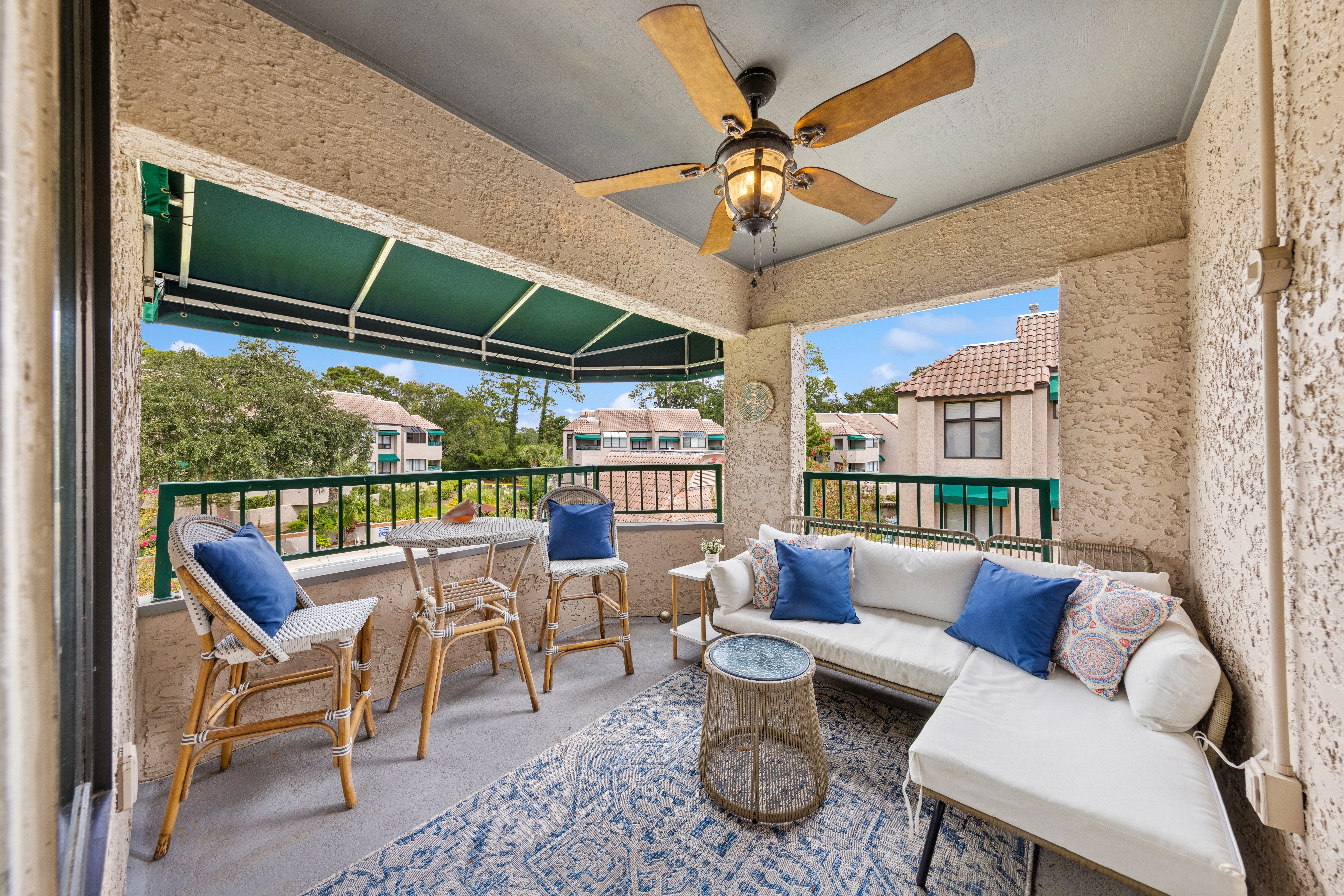 Stylish Outdoor Space to Reconnect with Nature