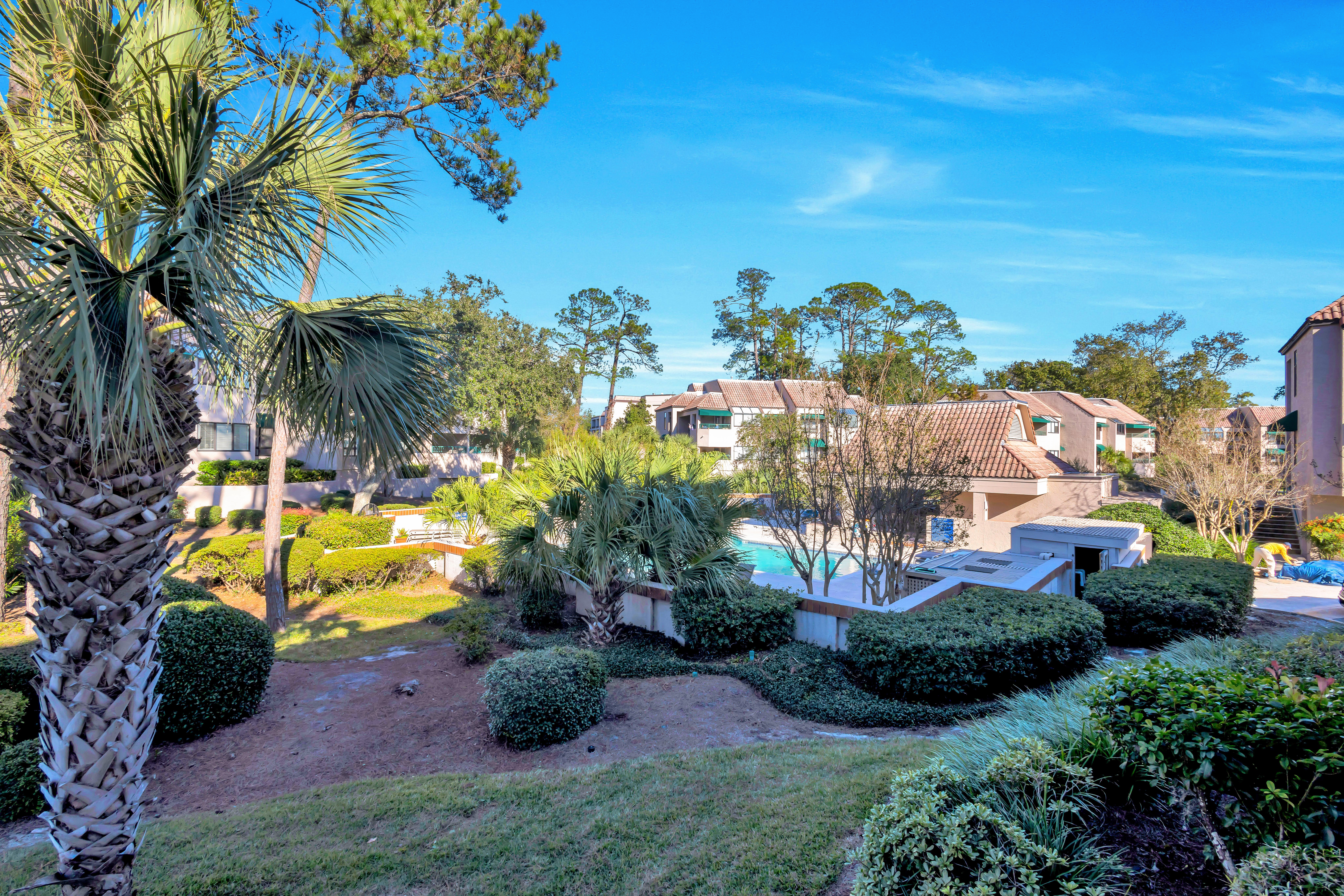 Villa Overlooking Pool - Come Hang Out Here