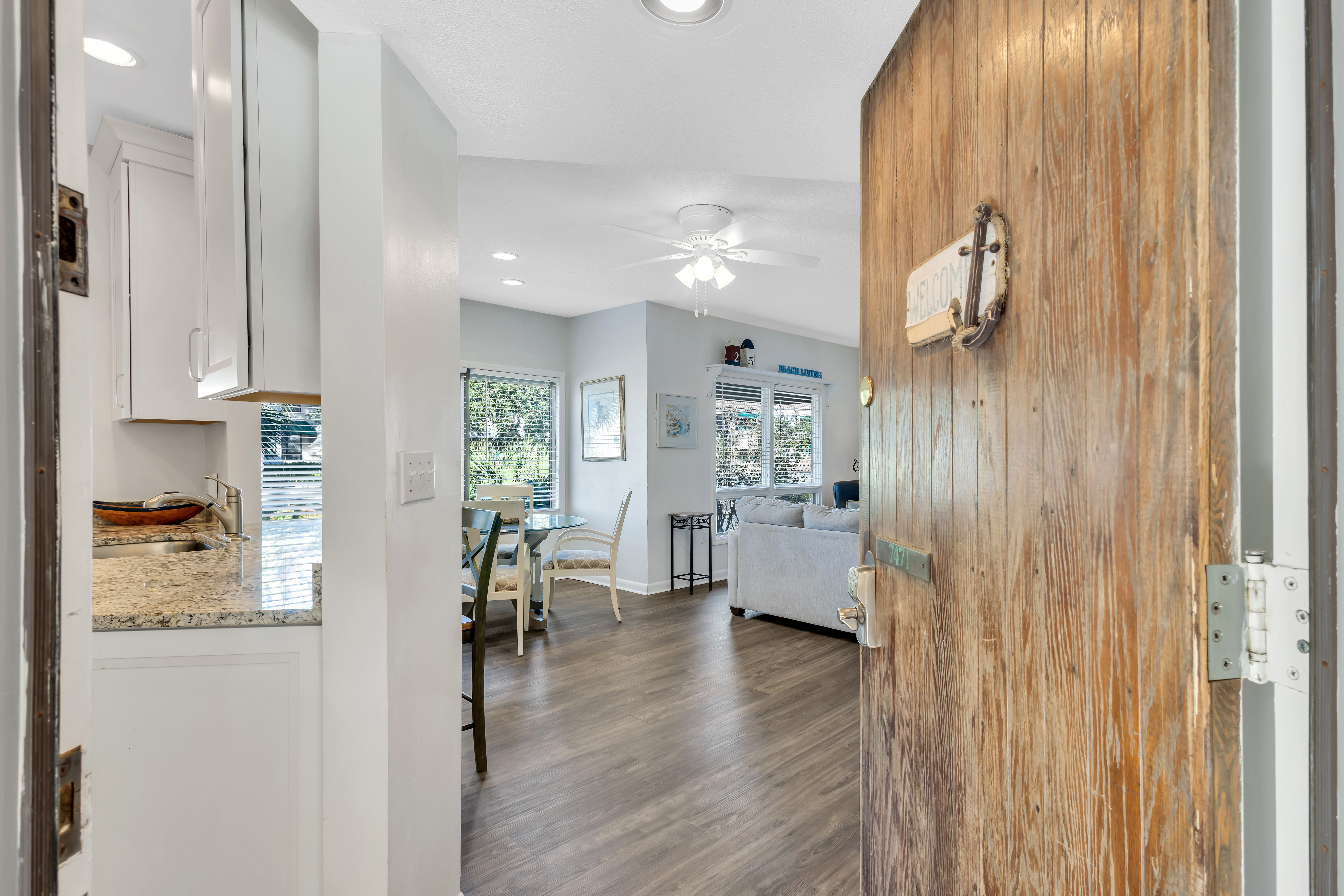 Warm Entryway - Come on In