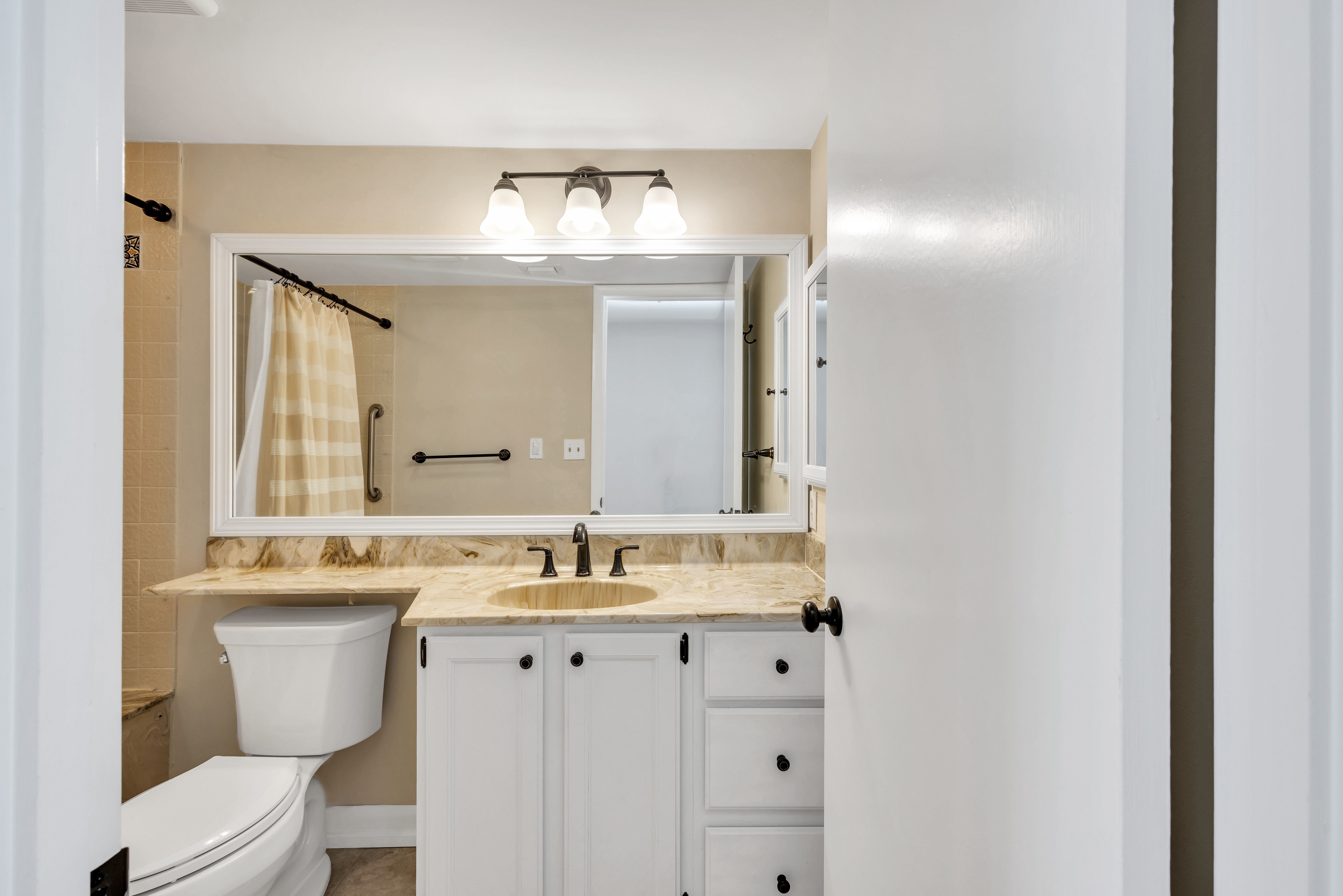 Secondary Bath - Start Your Morning the Right Way