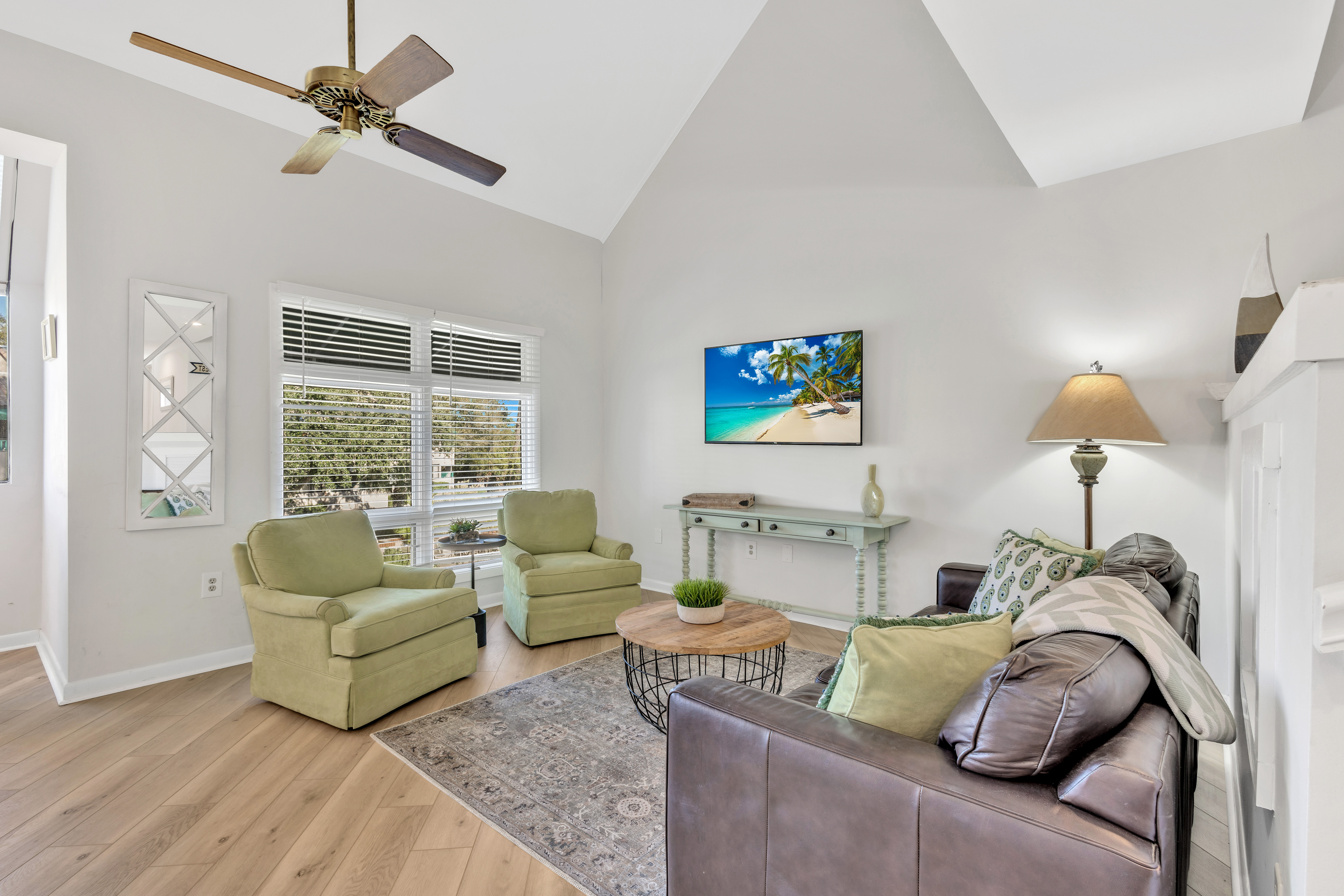 Vacation in Style & Comfort... Oh Yes, and On The Beach