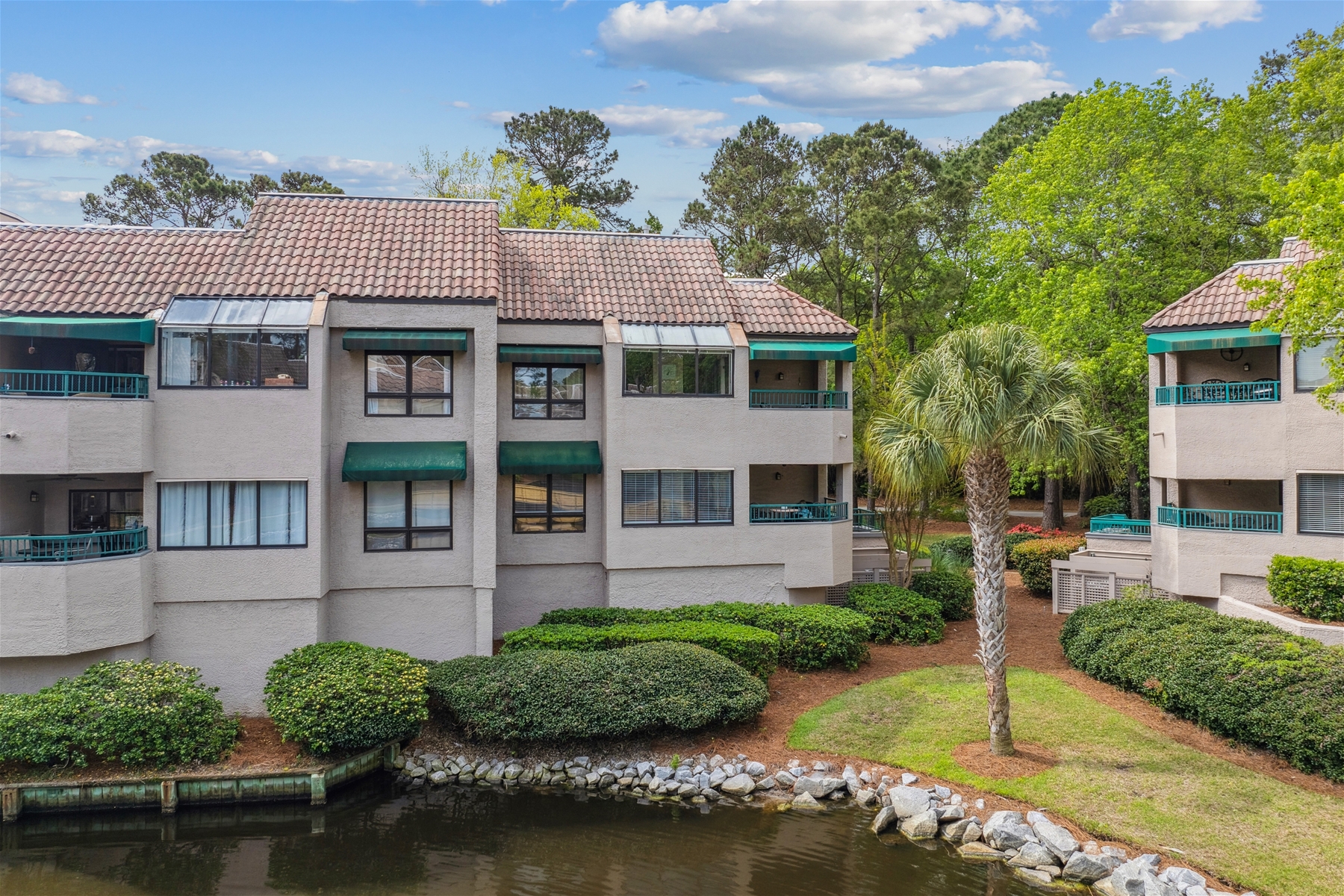 Palmetto Building Exterior 