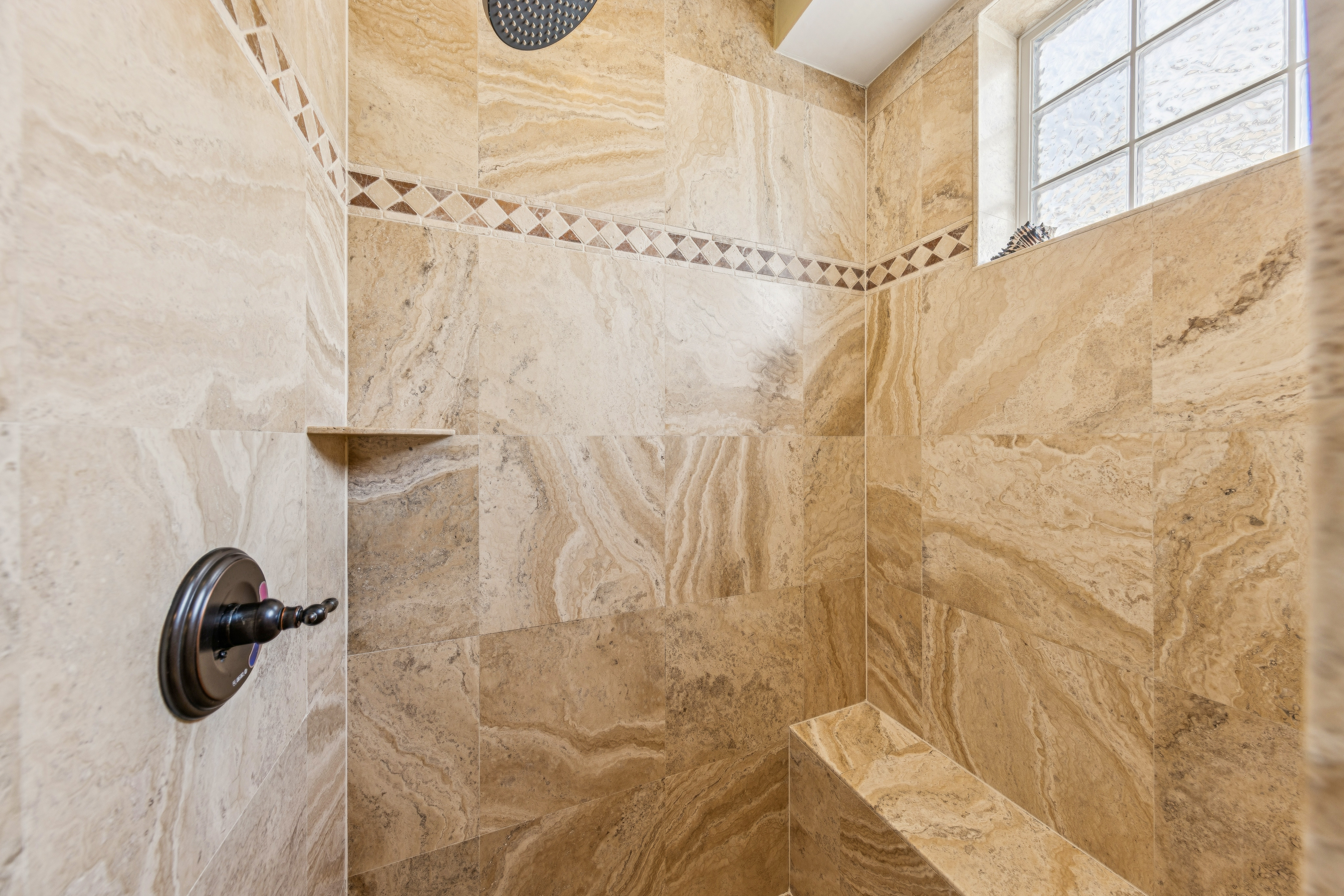 A Walk-In Shower for the Lovers of Comfort