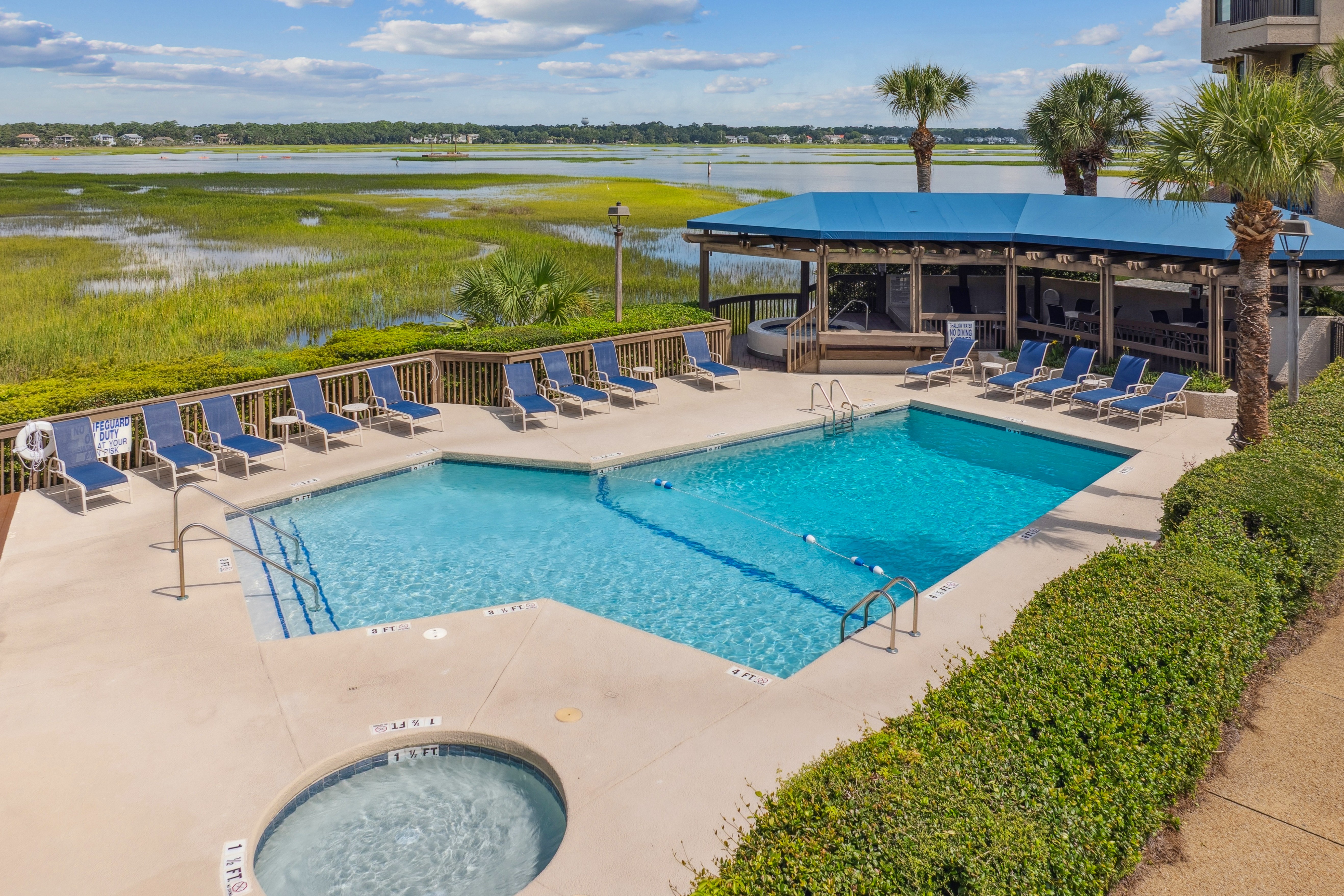 Pool at Captains Quarter