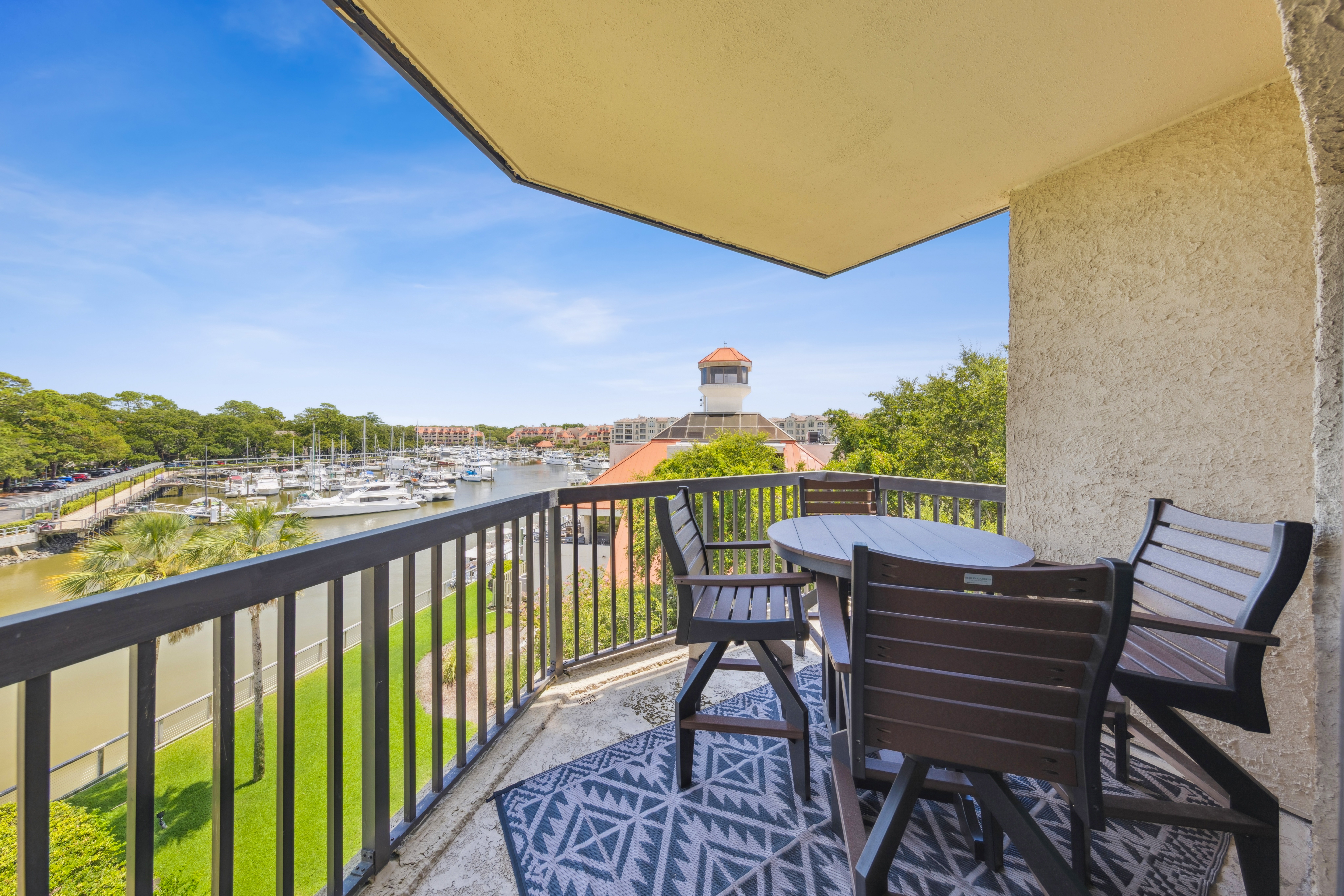 Balcony: Unforgettable Marina View