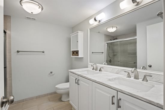 Large Primary Bathroom - Spacious & Bright