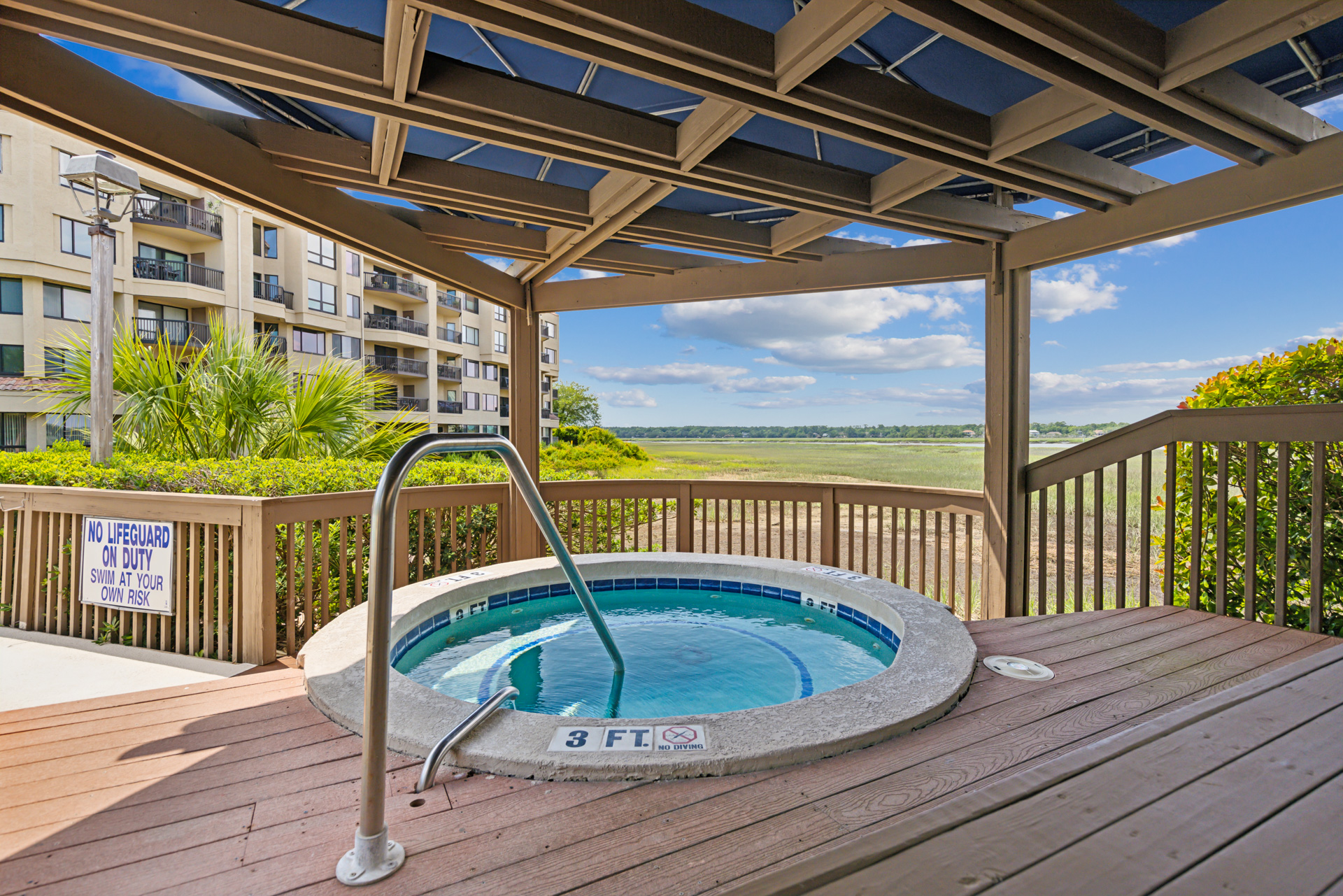 Hot Tub at Your Disposal