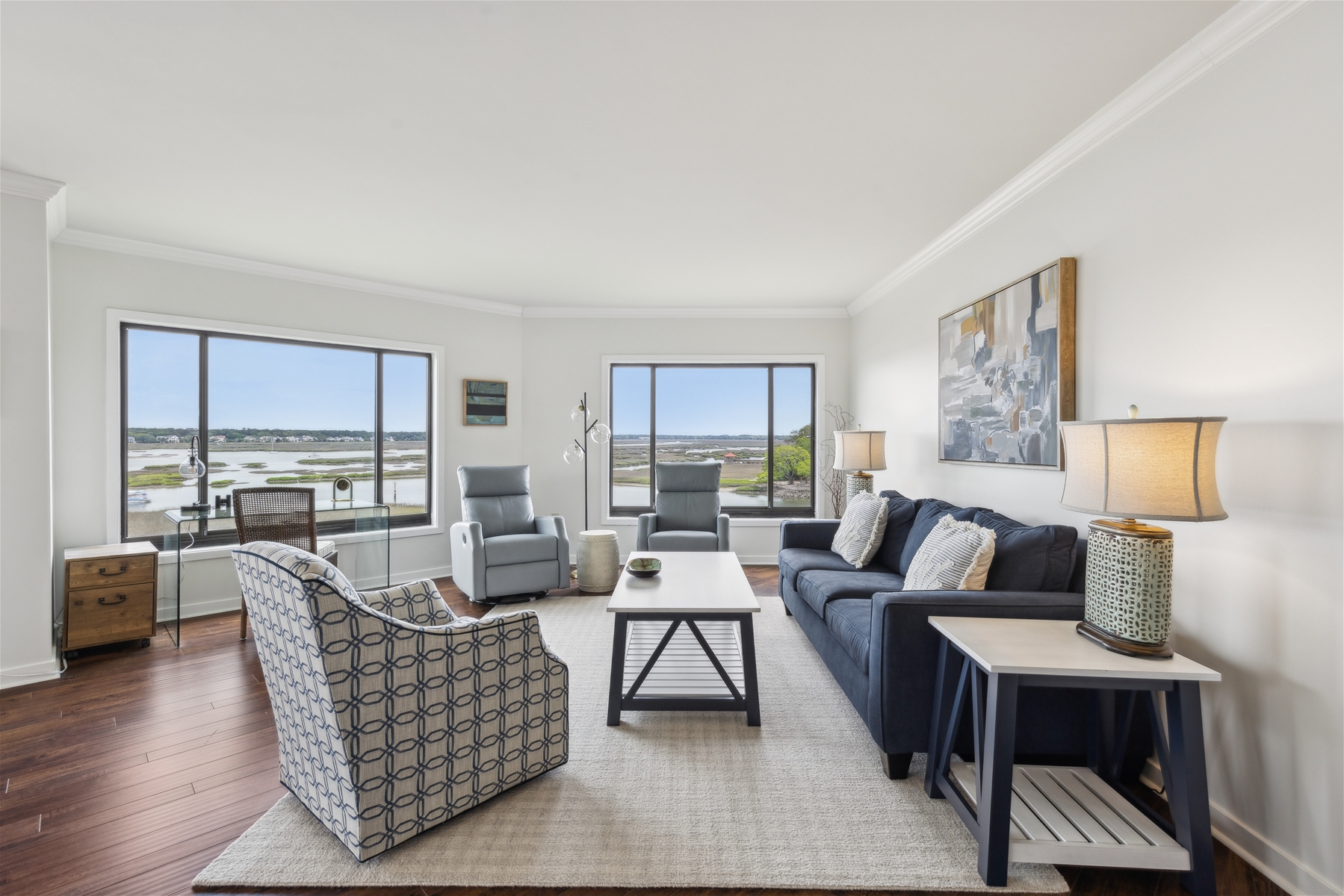 Large Living Room With Panoramic Windows