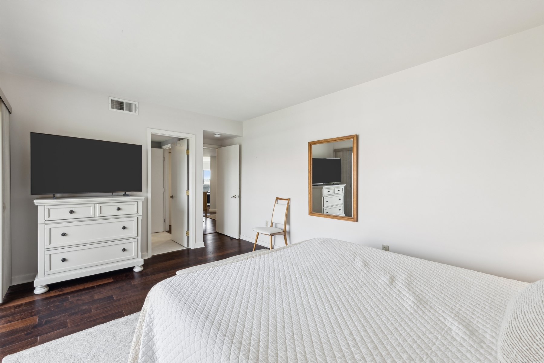 Spacious Bedroom With Neutral Design