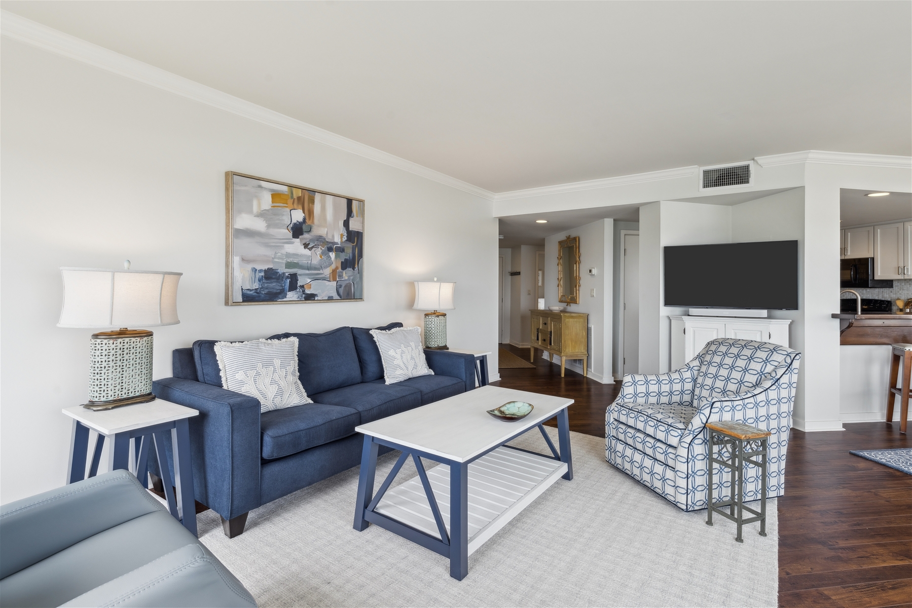 Crispy & Nautical 2 BR 2 BA Villa in Captains Quarter