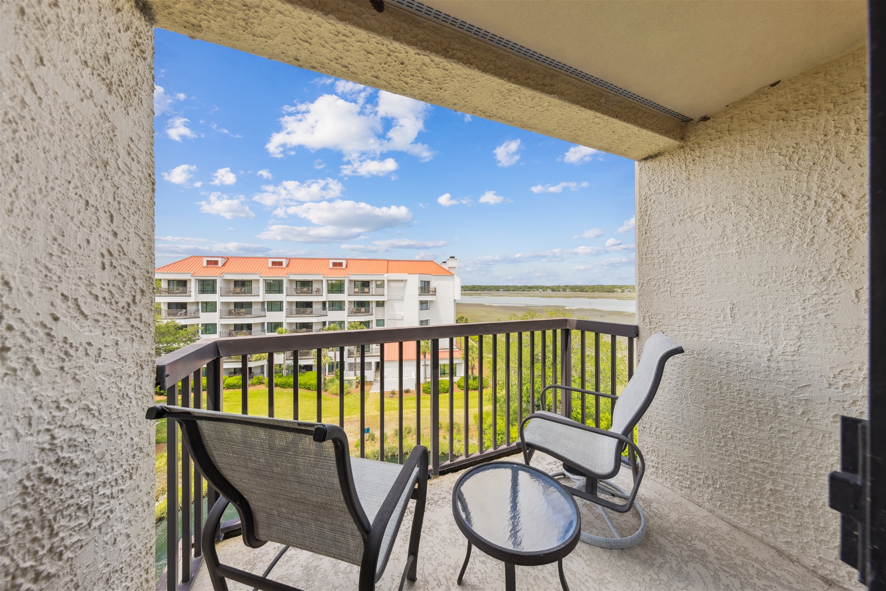 Waterfront Views In The Villa