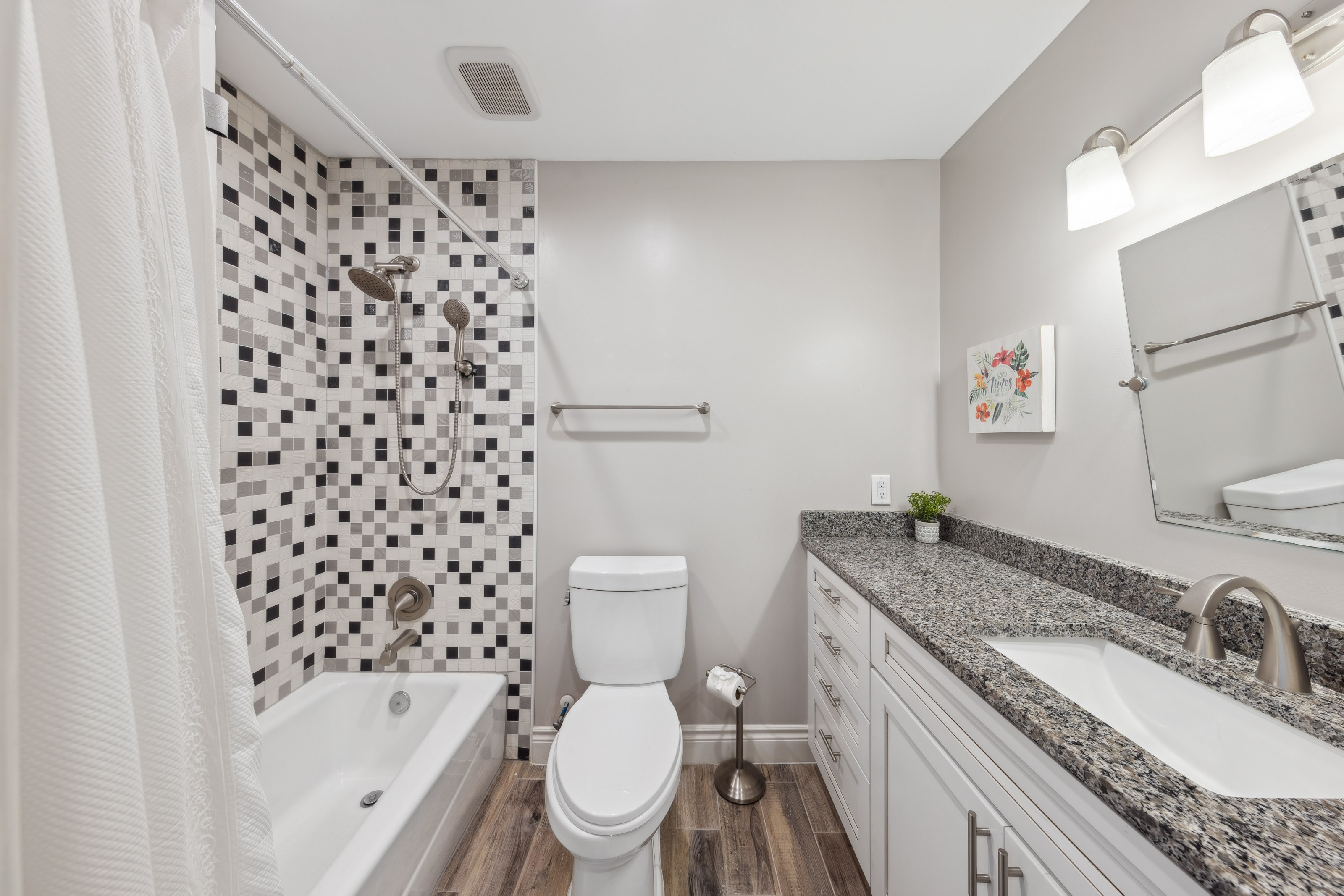Secondary Bathroom: Perfect for Kids & More