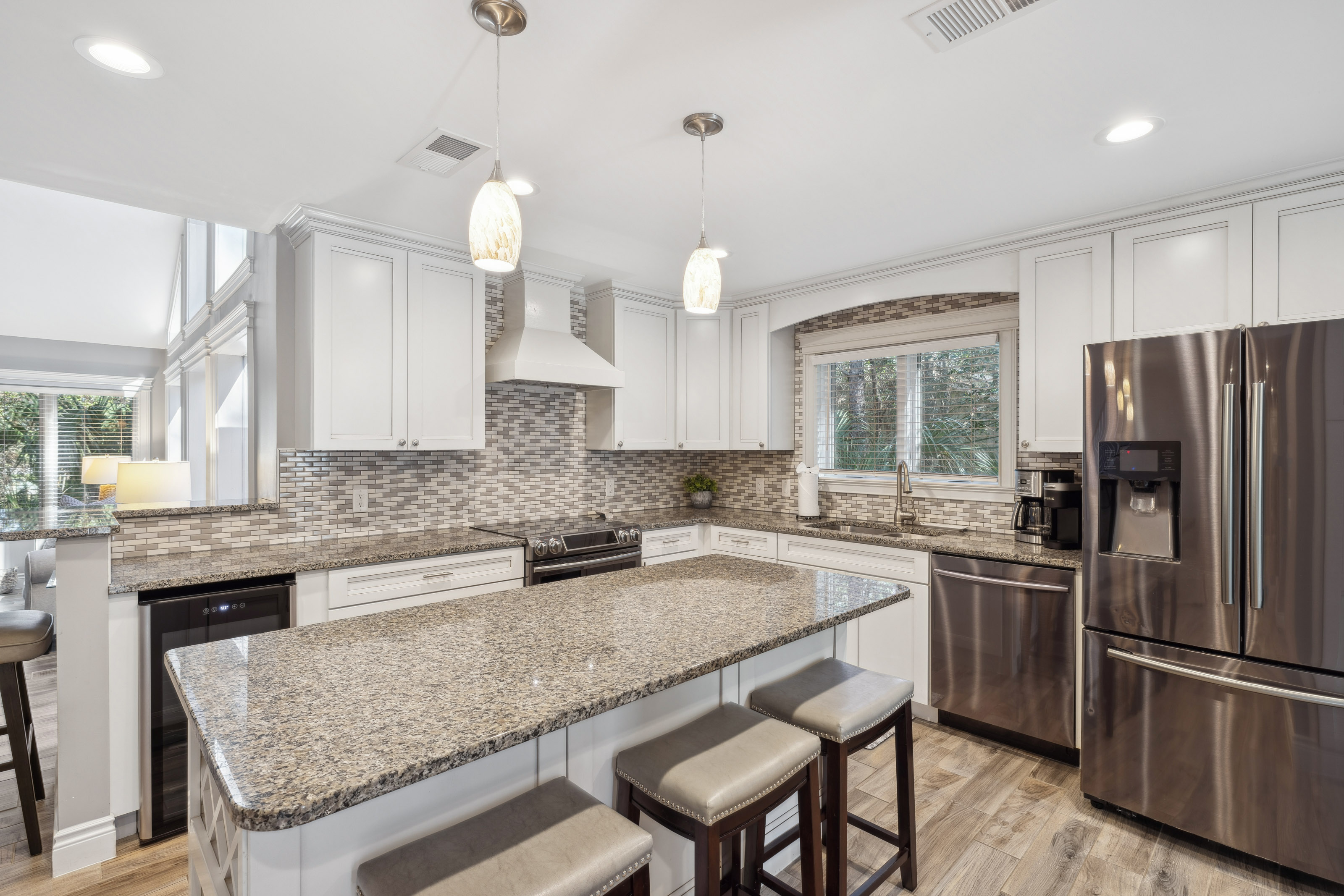 Large Kitchen Island for More Convenience