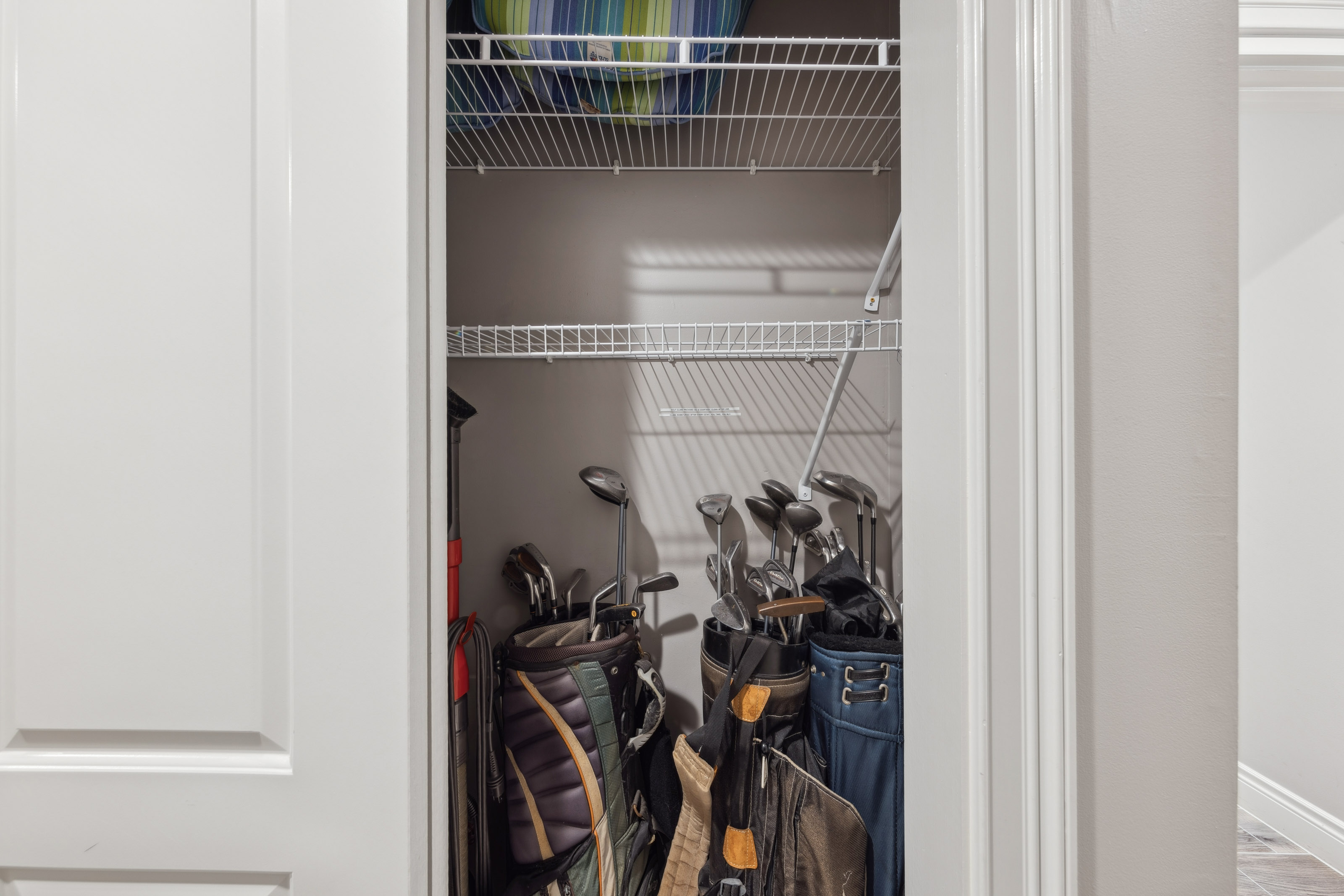 Complementary Golf Clubs for More Entertainment 