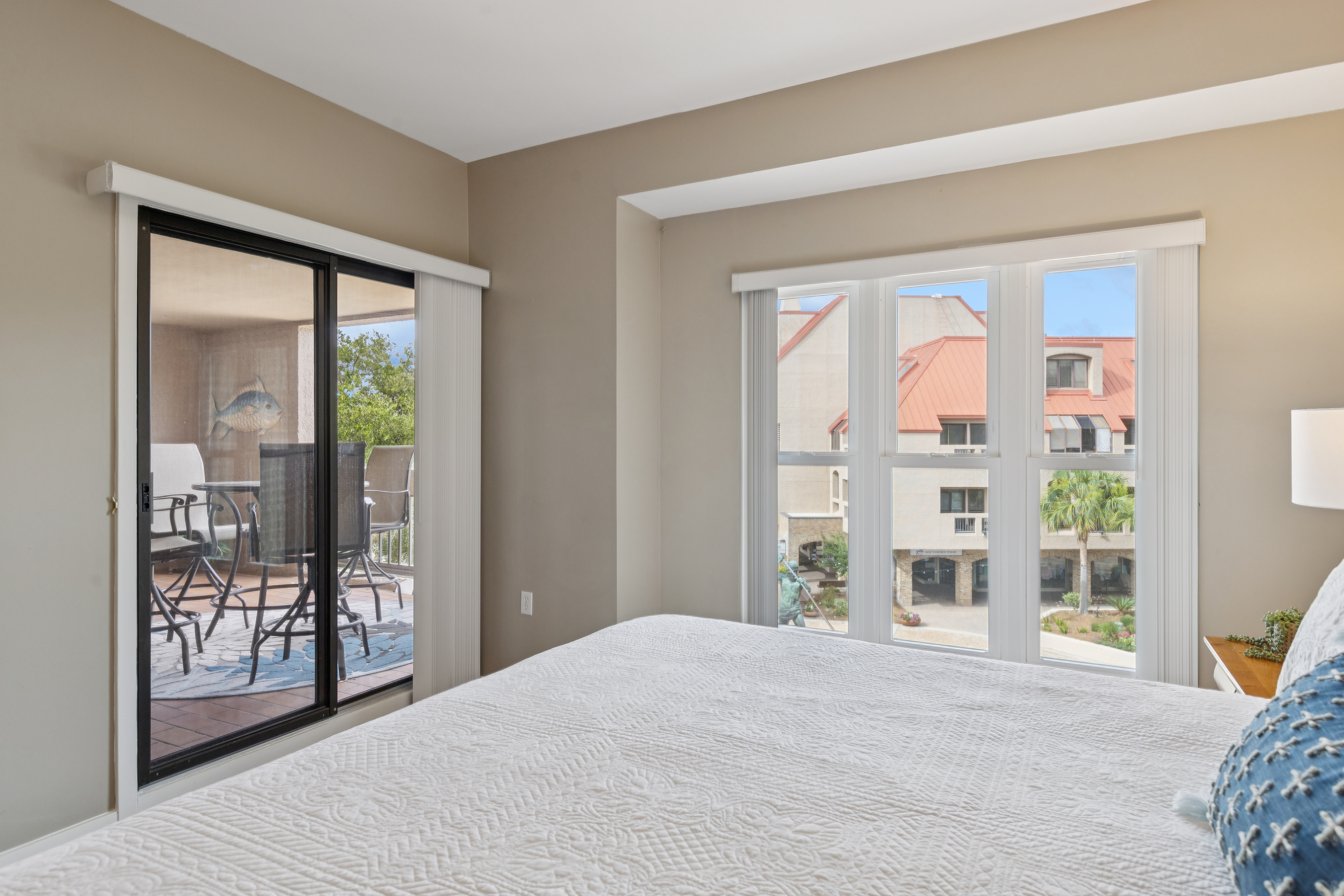 Private Balcony Entry