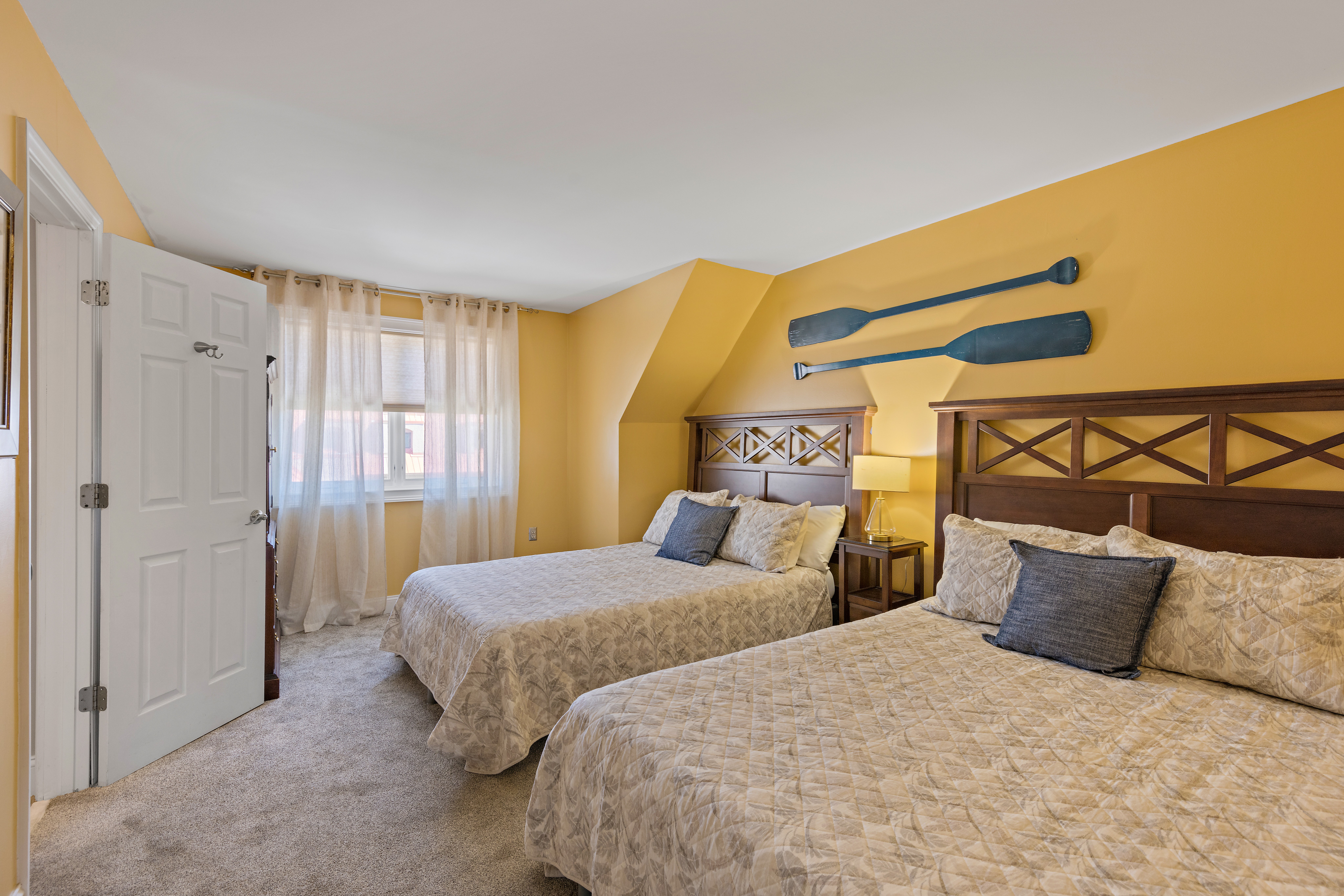 Peaceful Guest Suite with Ensuite Bath - Perfect for Children