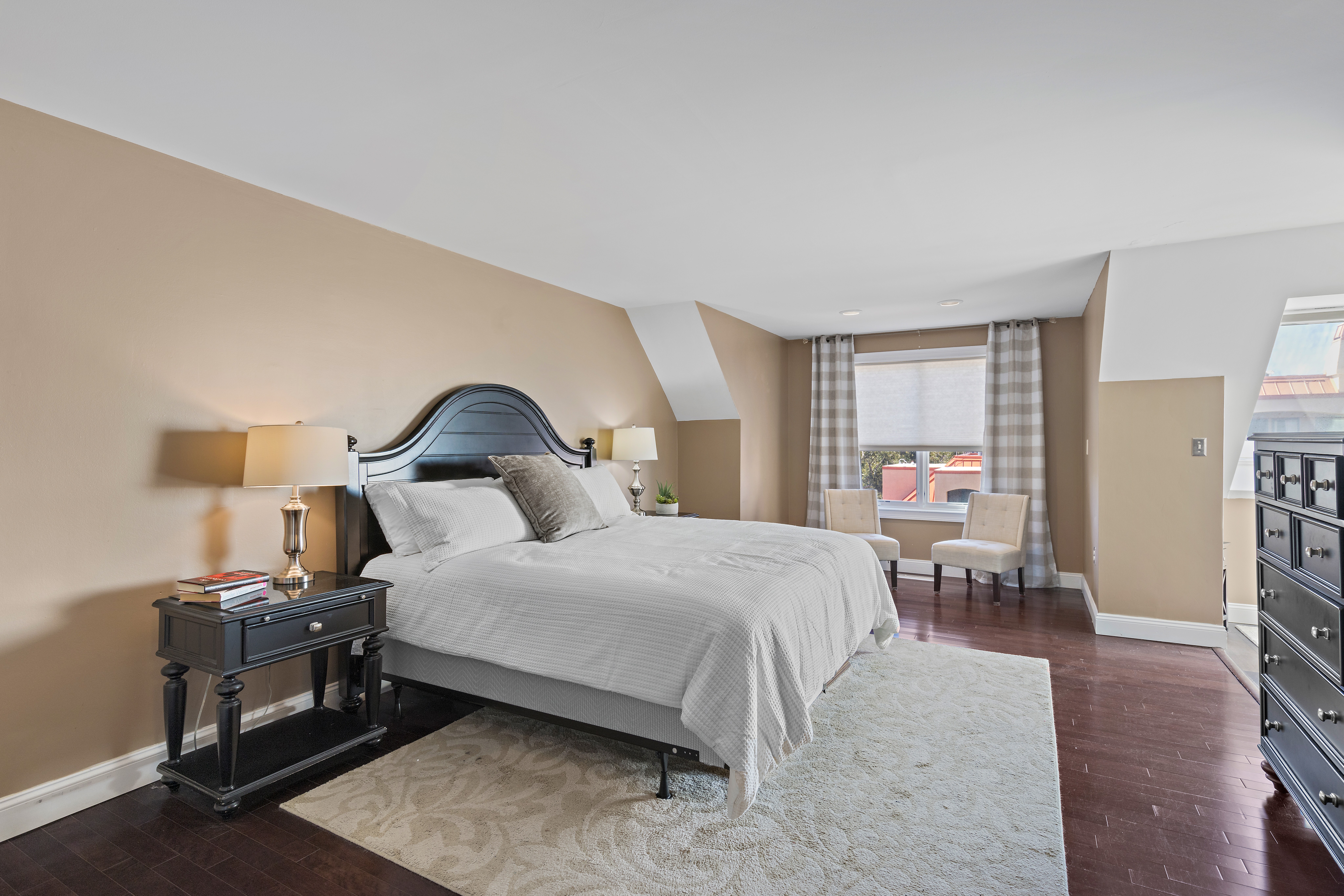 Shelter Cove - King Suite with Ensuite Bath