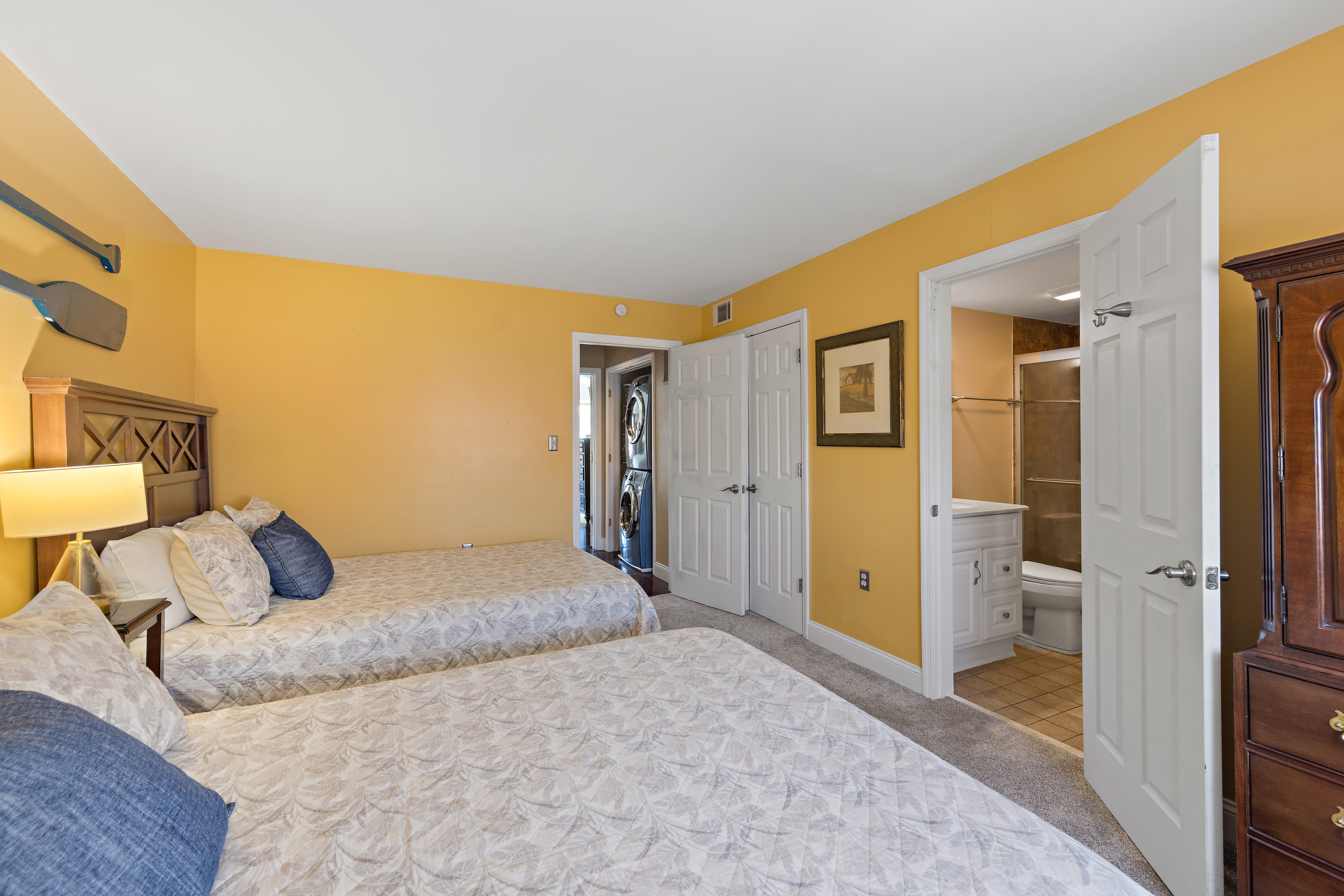 Bright & Cozy Room For Family & Friends