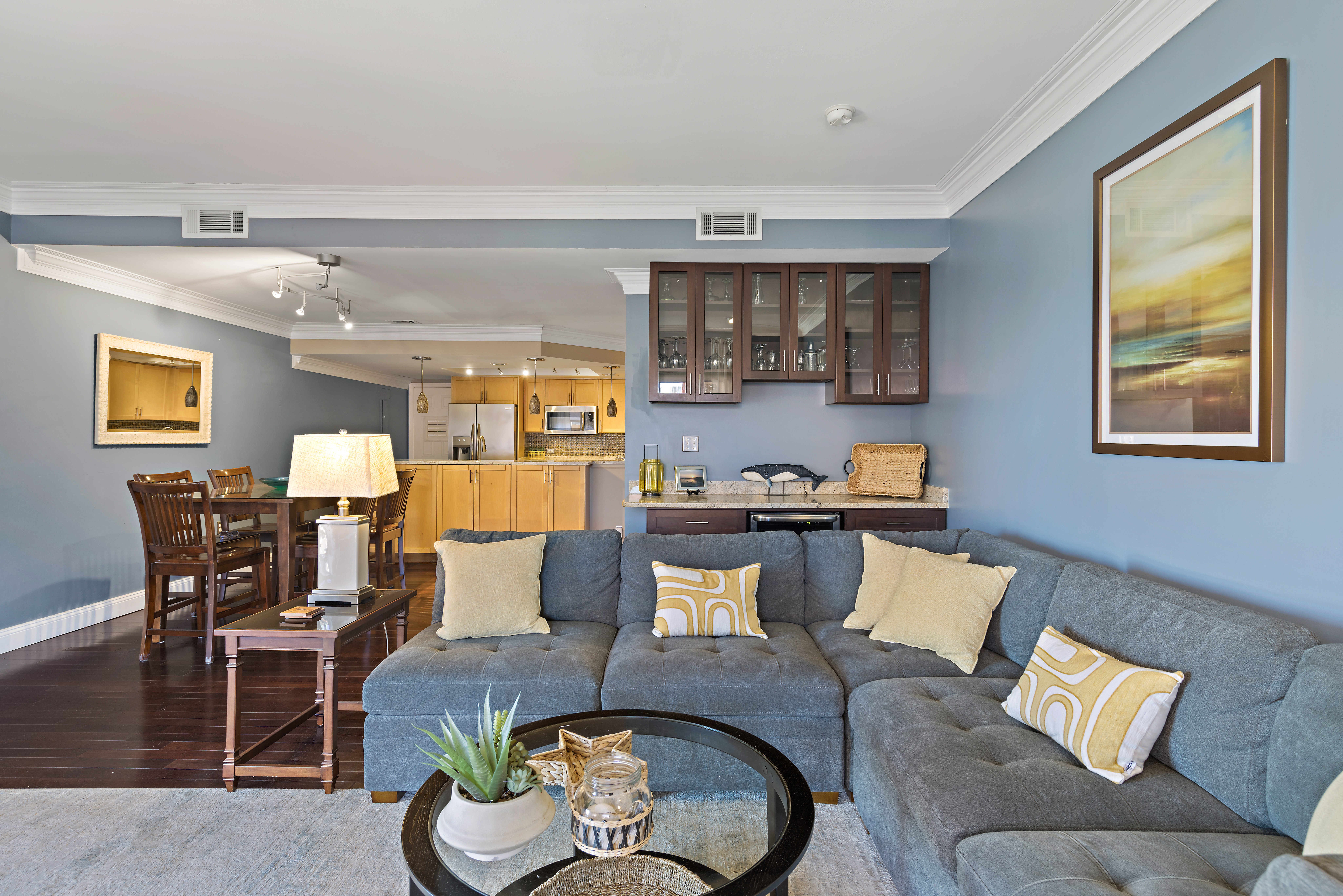 Large Group or a Small Gathering - You\'ve Got it All