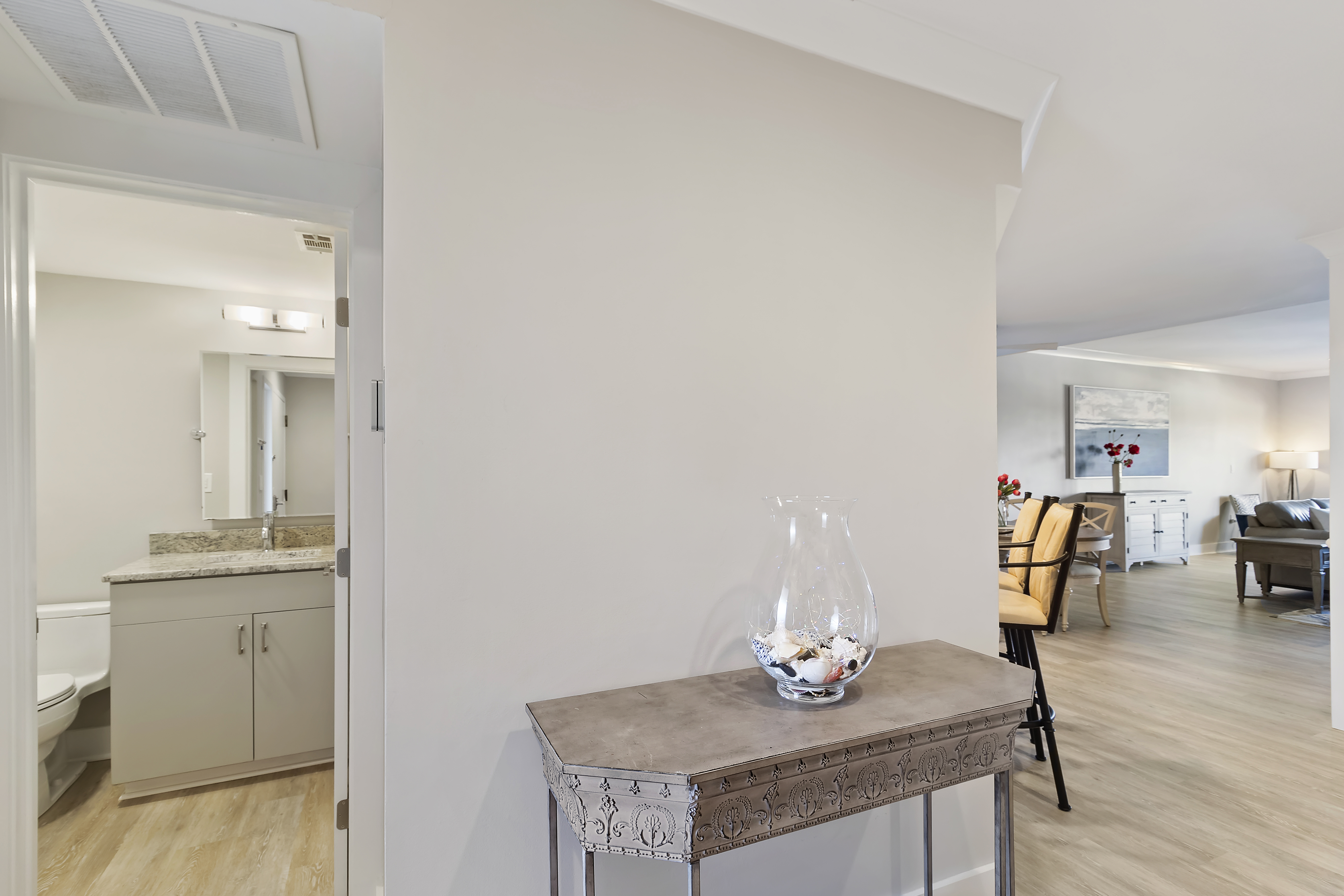 Warm Tones for a Serene Vacation