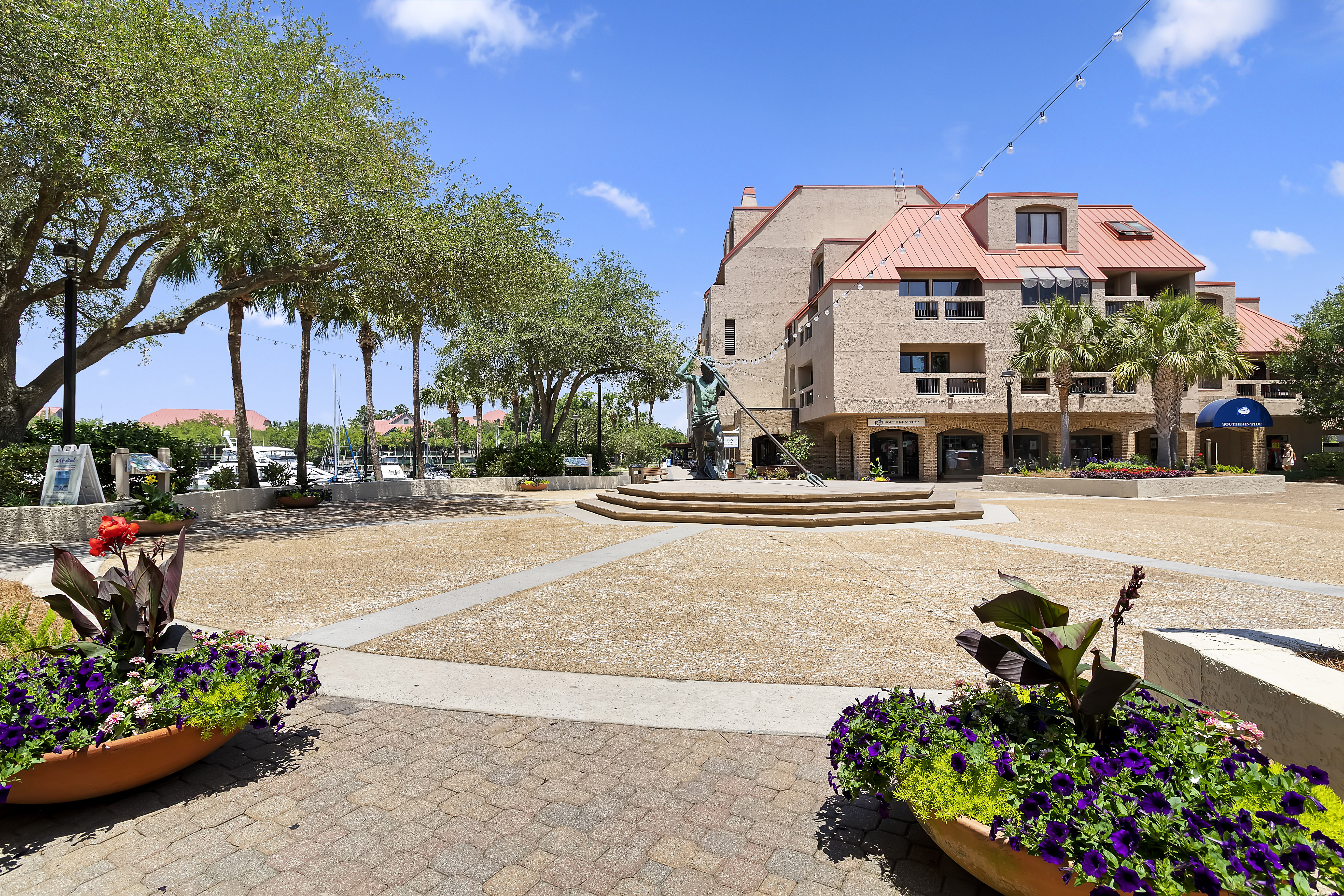 King Neptune Sundial - World\'s Largest Sundial