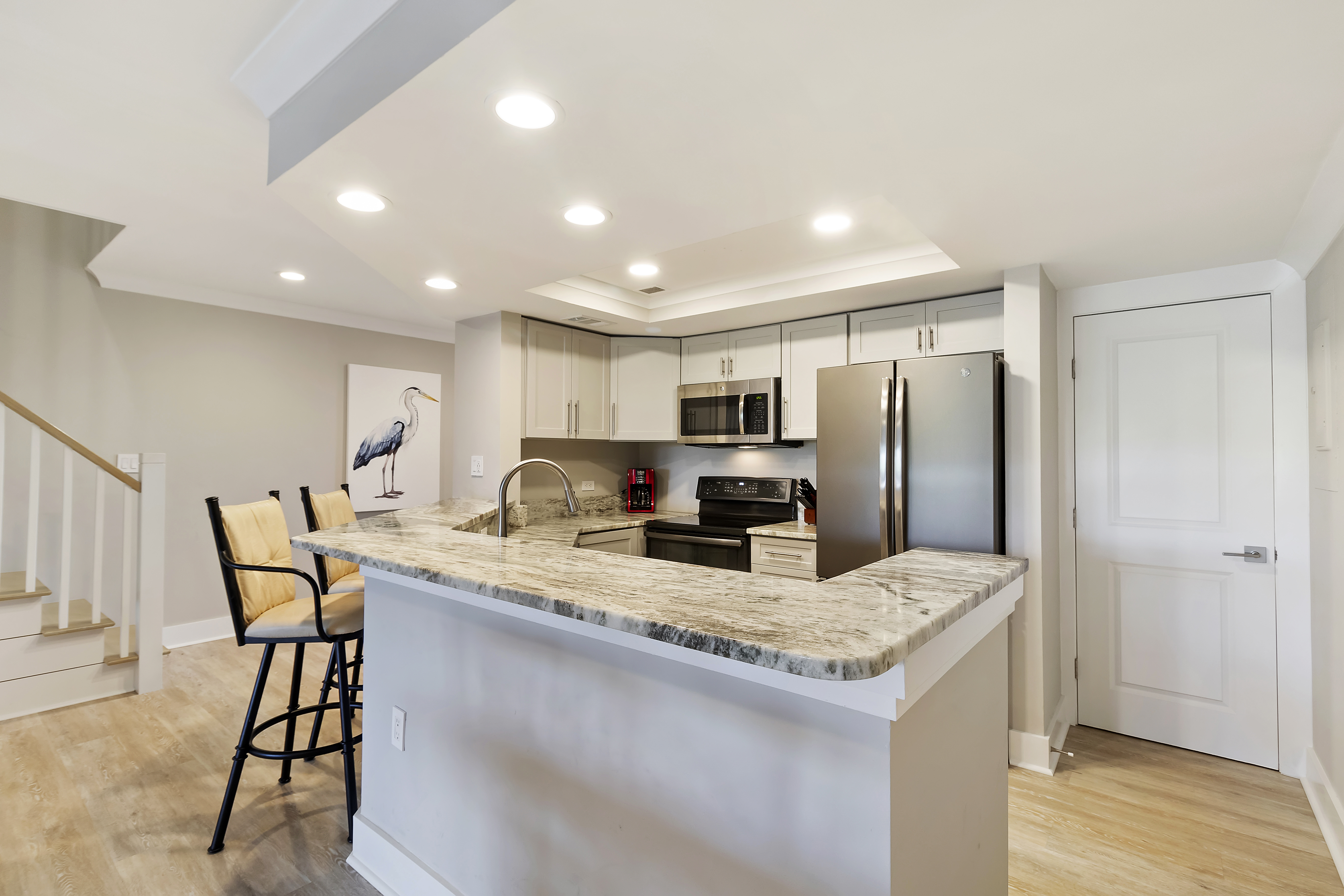 Open Layout Kitchen Connecting It with the Living Room