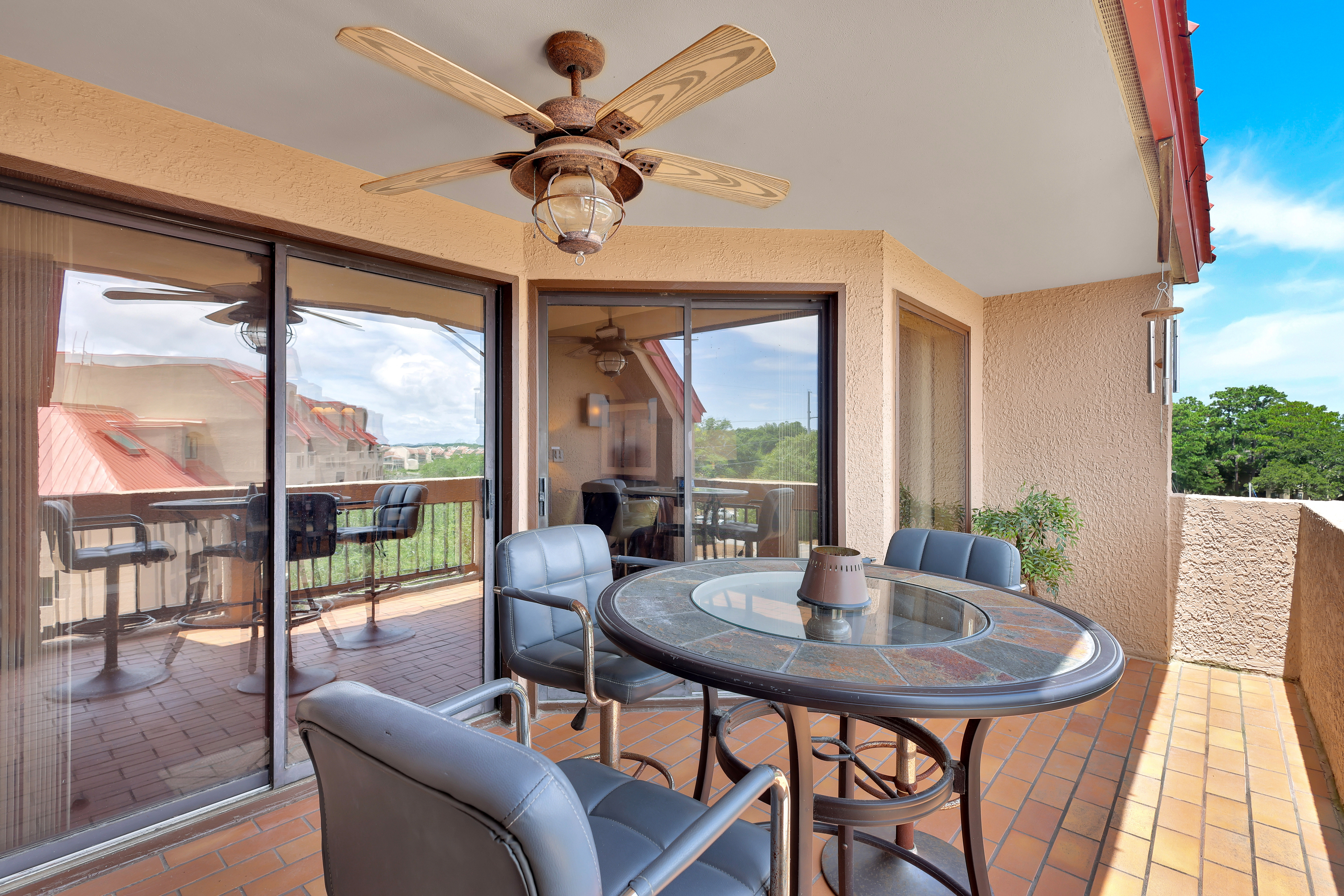 Morning or Night - Always a Great Spot to Lounge 