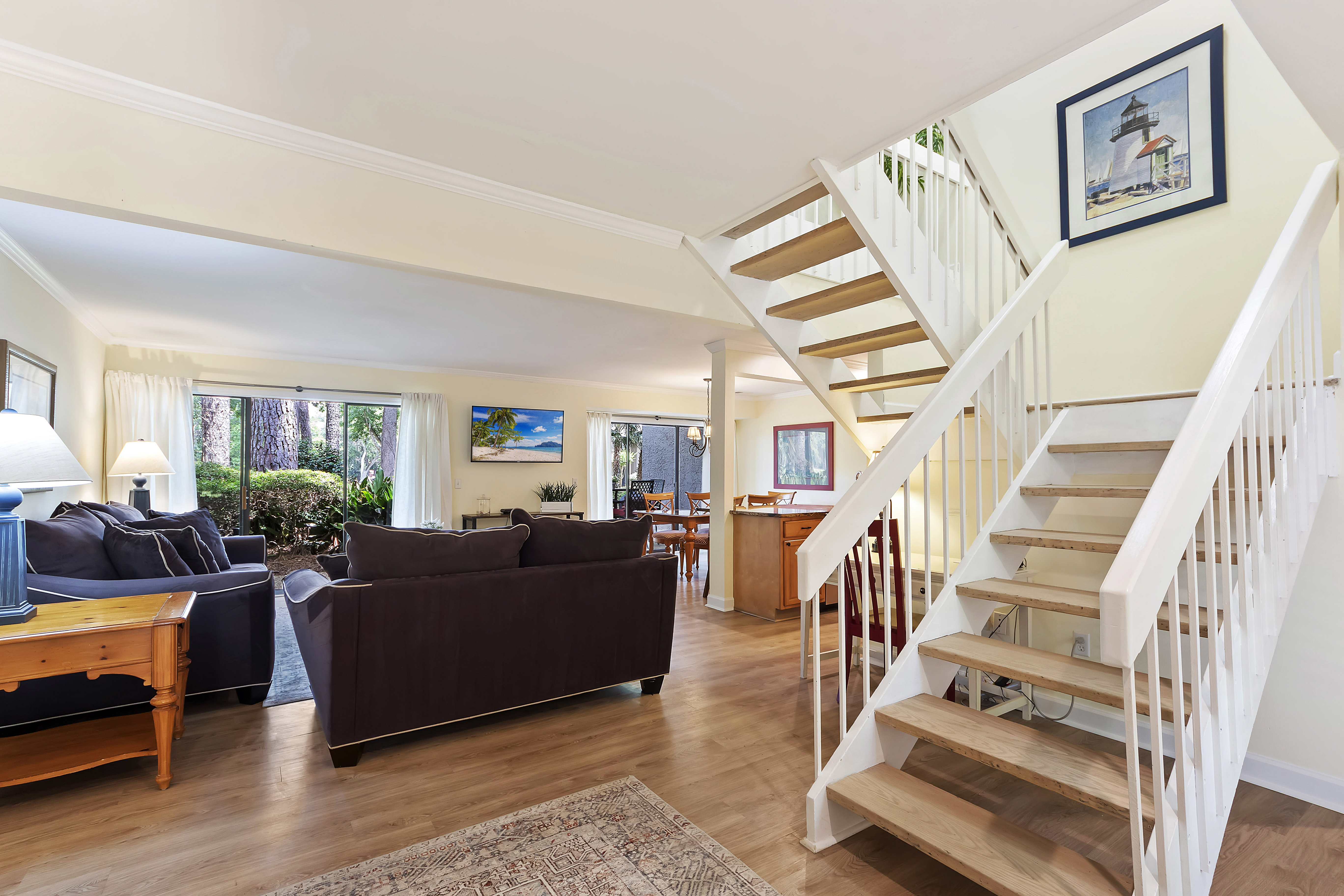 Hallway Connecting Foyer & Living Room Spaces