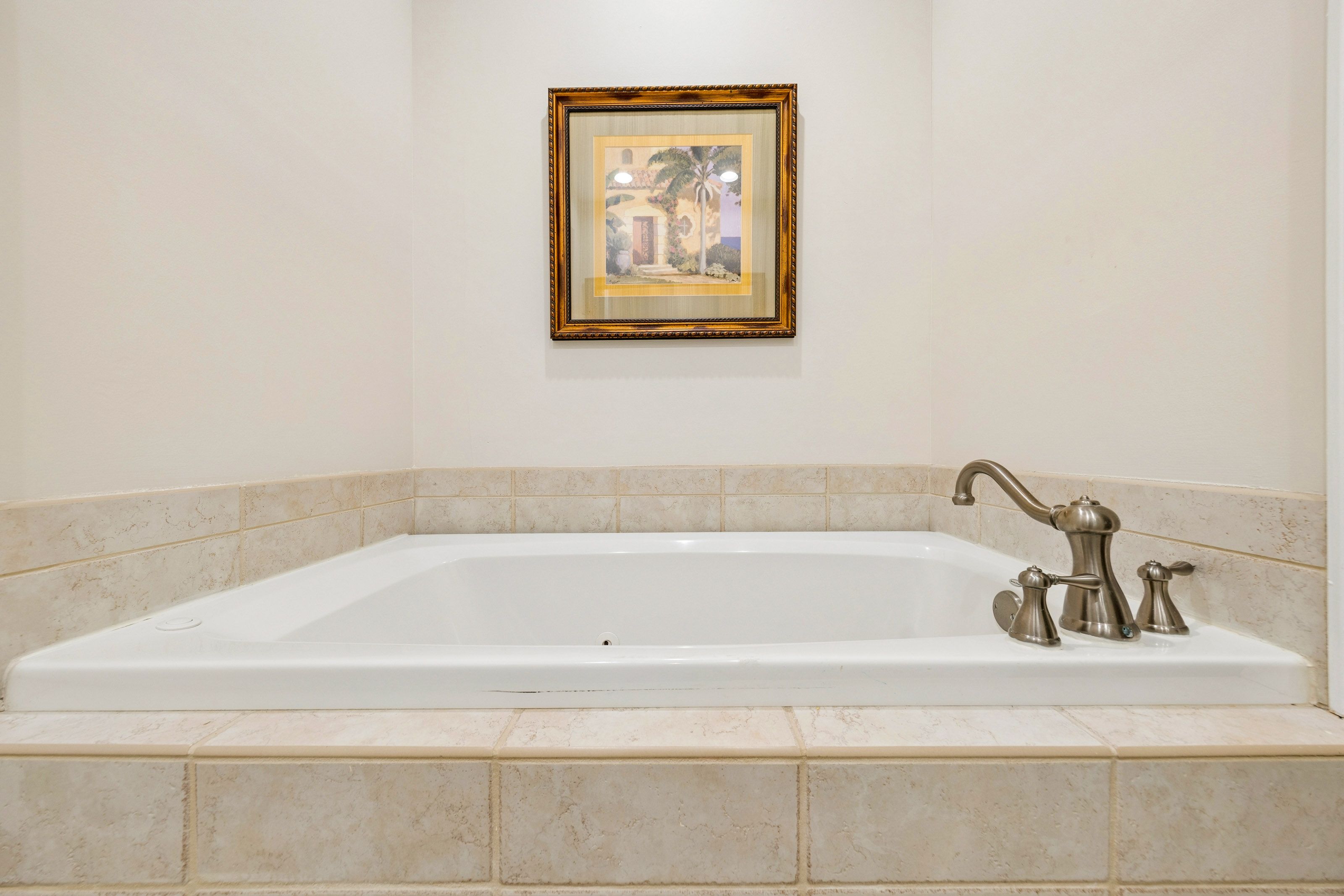 Large Bath for Bathing Enthusiasts