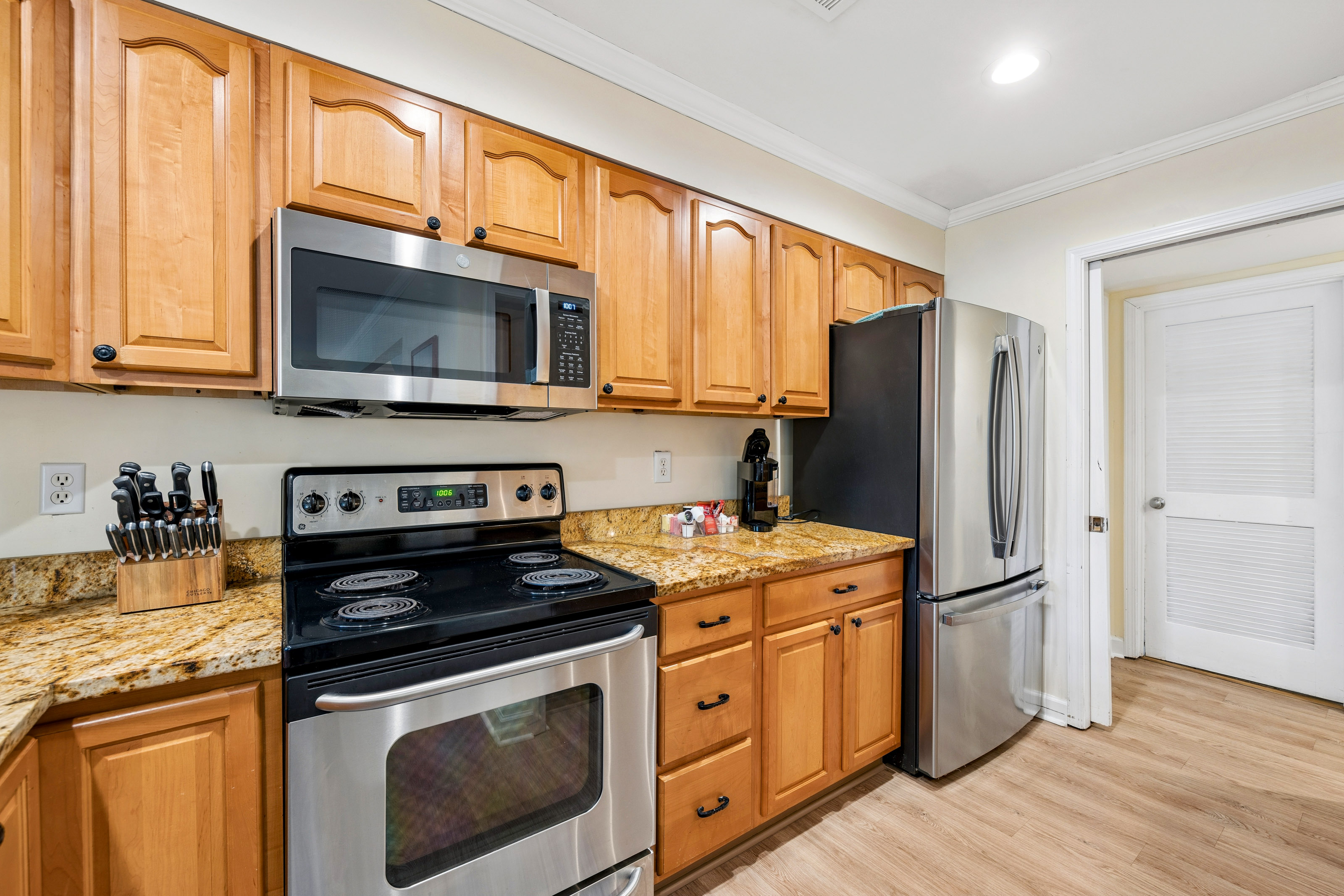 Plenty of Countertop Space for Fun Meal Prepping