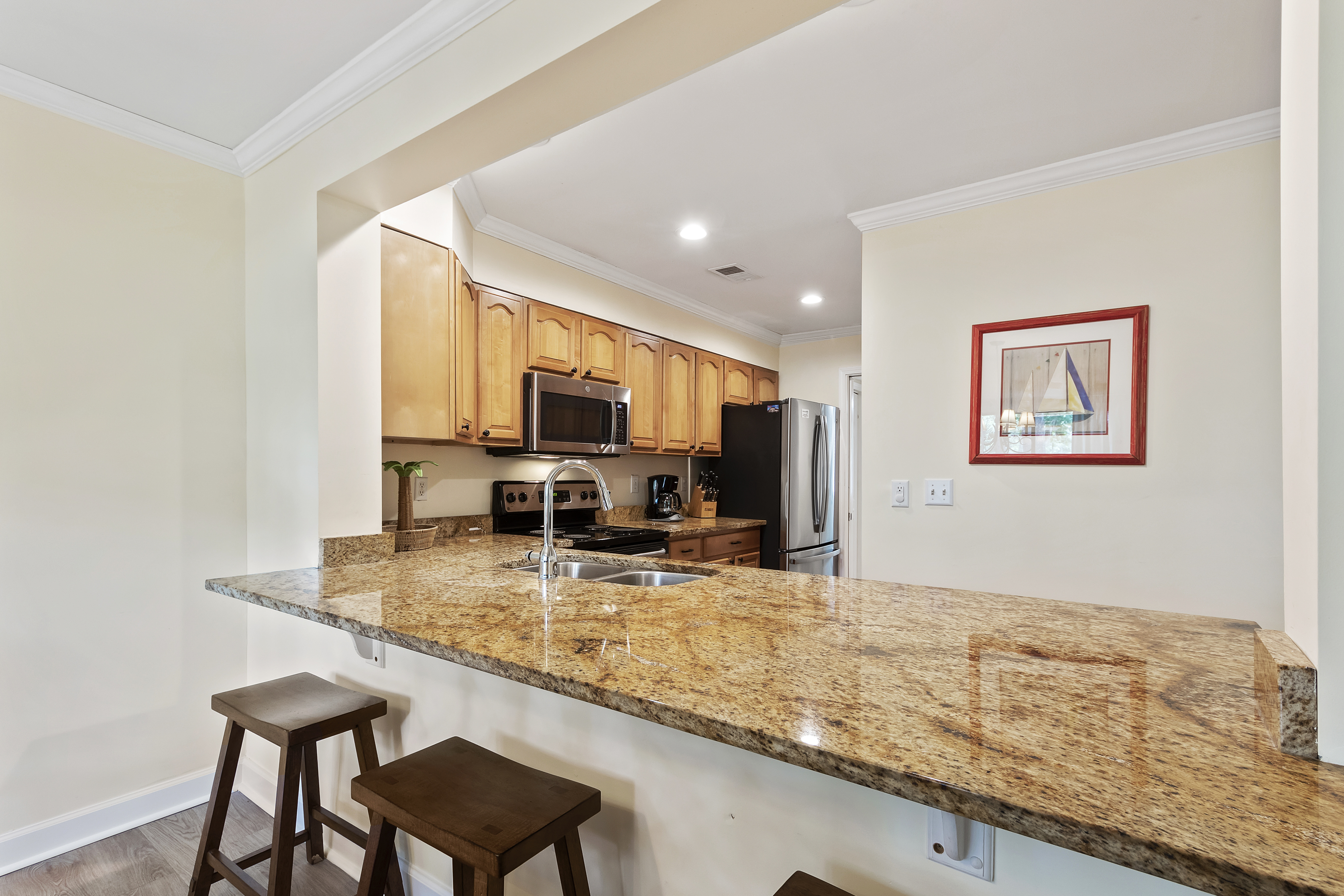 Elegant Space for Chatting While Perparing the Best Meals