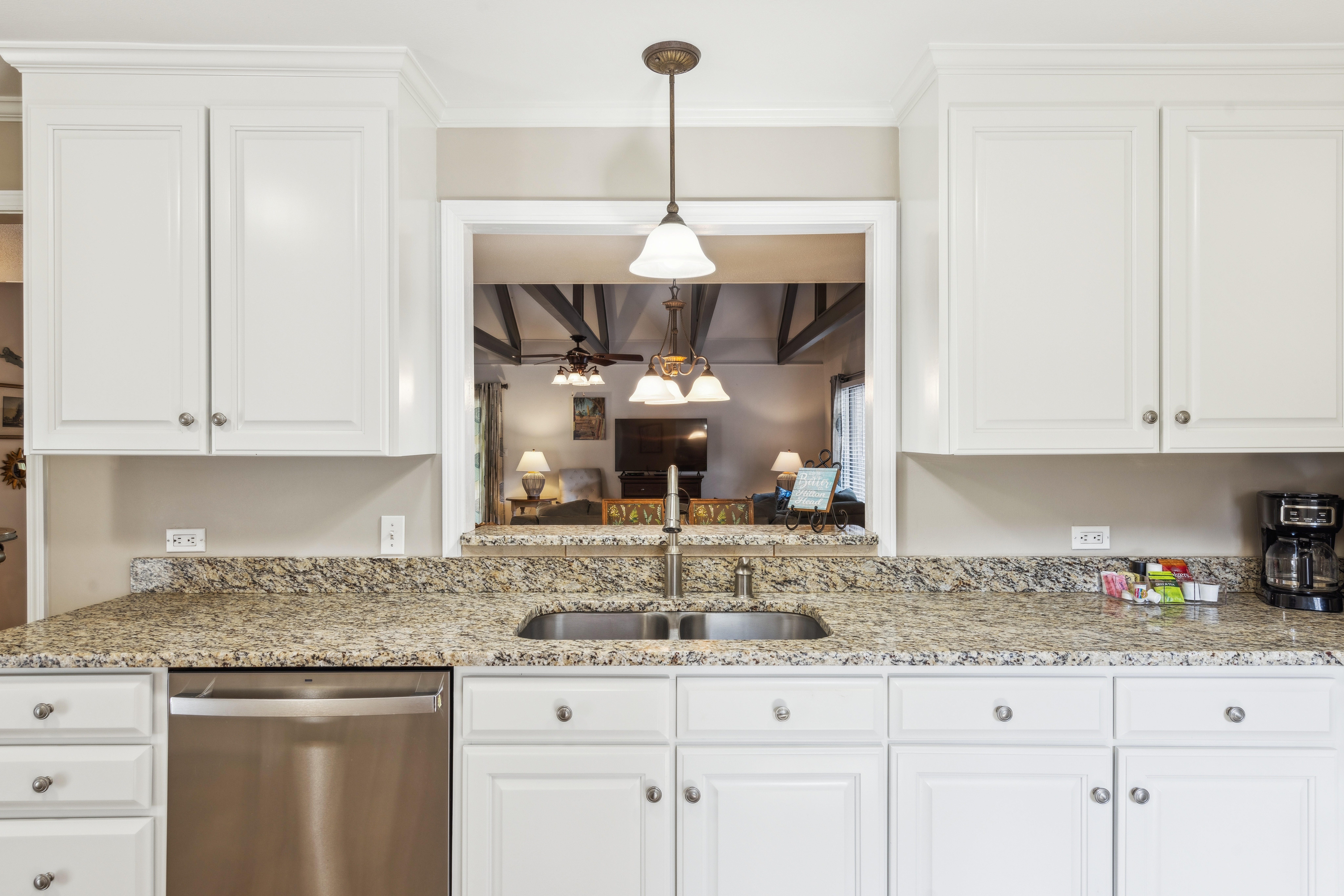 Stylish Kitchen For Stylish Cooking