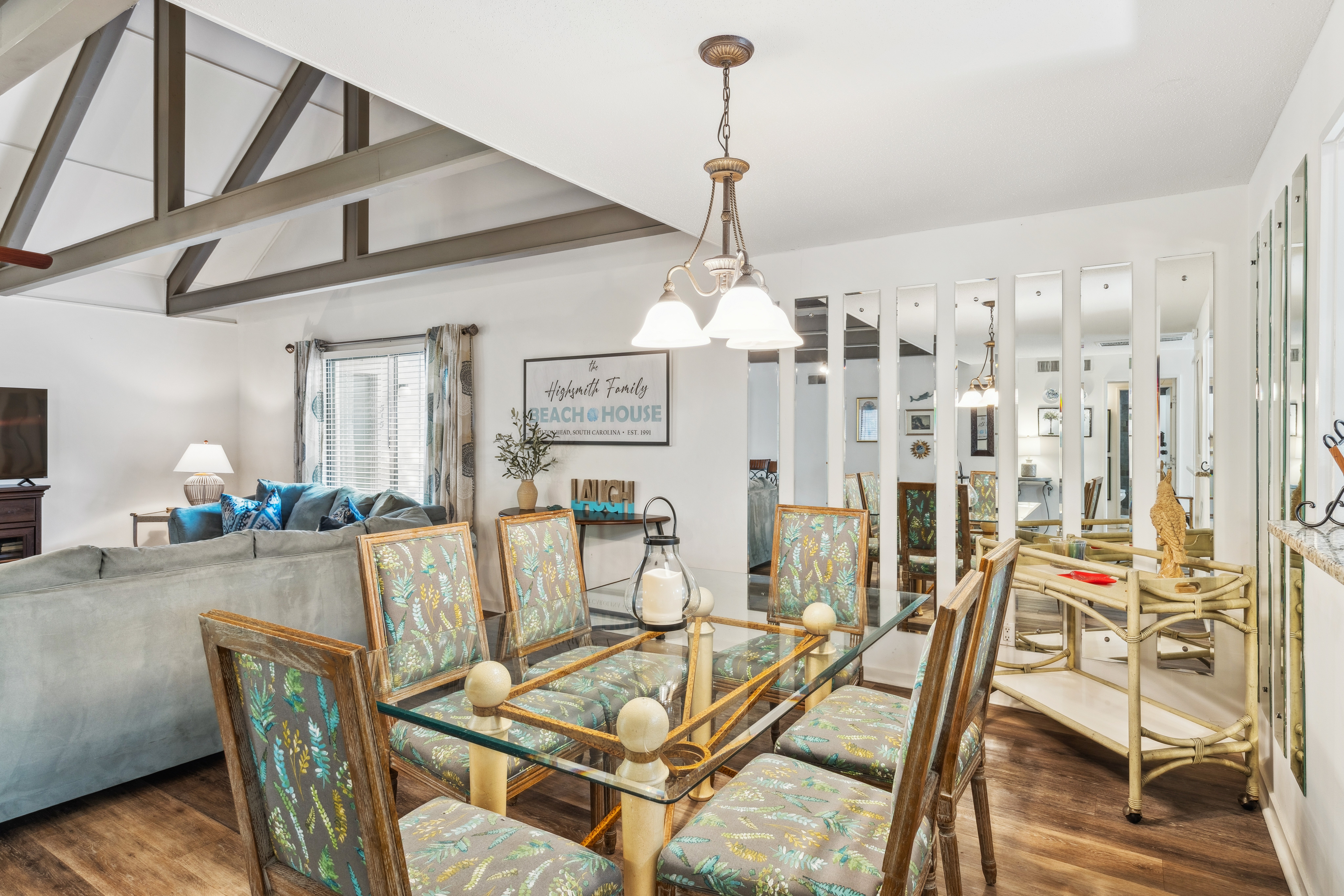 Open Layout Connecting Dining Area with Living Room