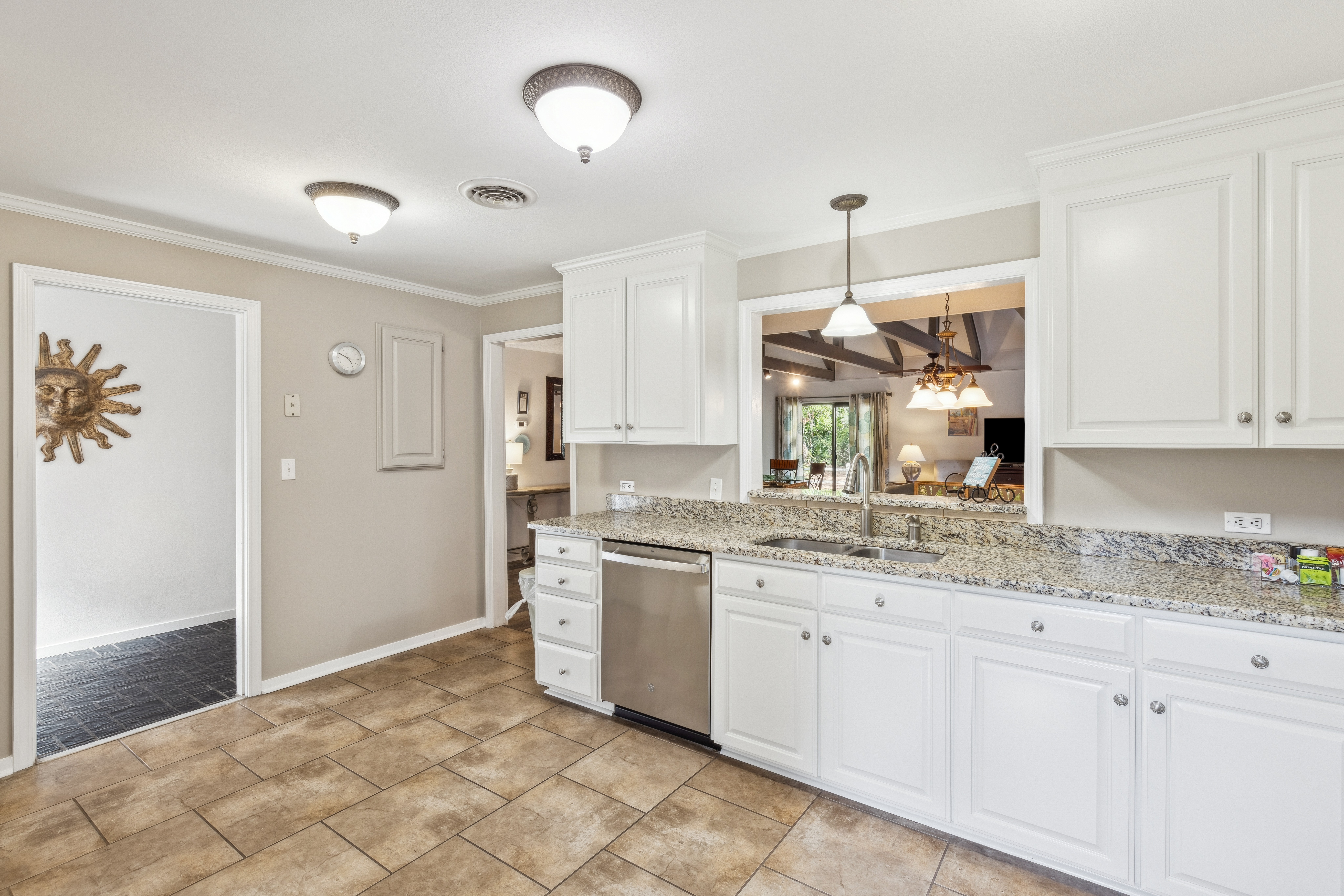 Large & Bright Kitchen Area