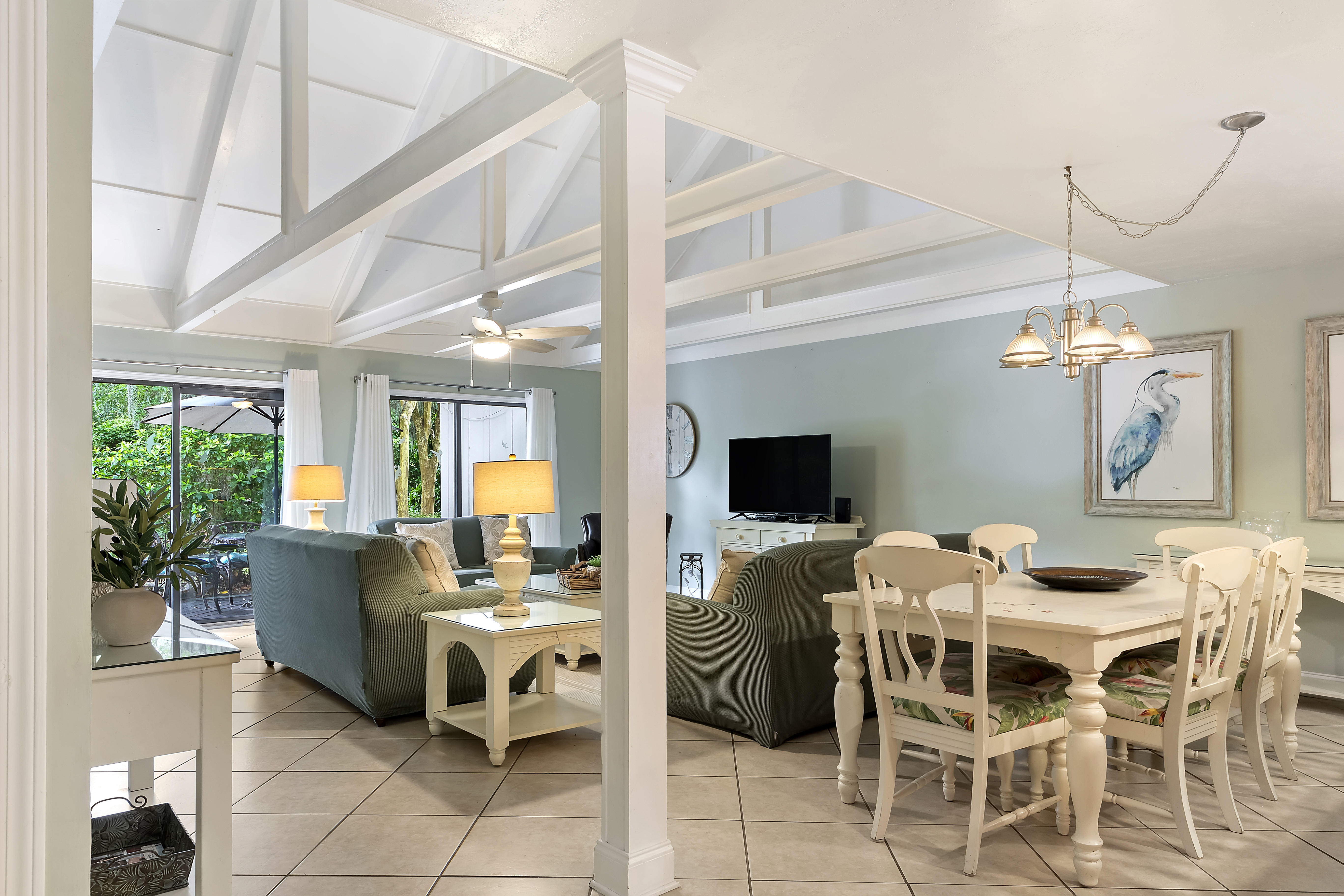 Spacious Living Room with Plenty of Space. Perfect For Large Fam