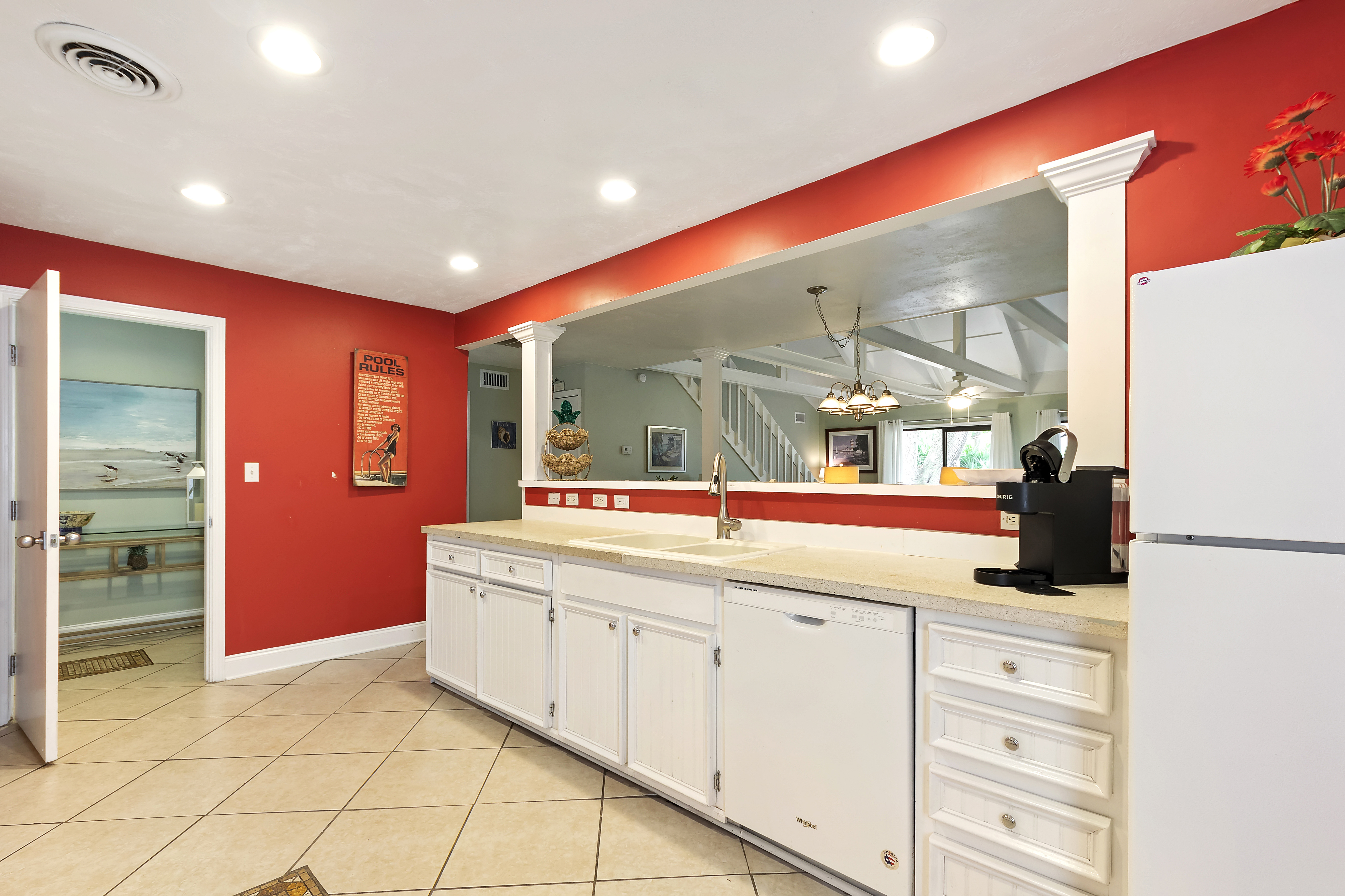 An Open Layout Villa Connecting Kitchen & Living Room