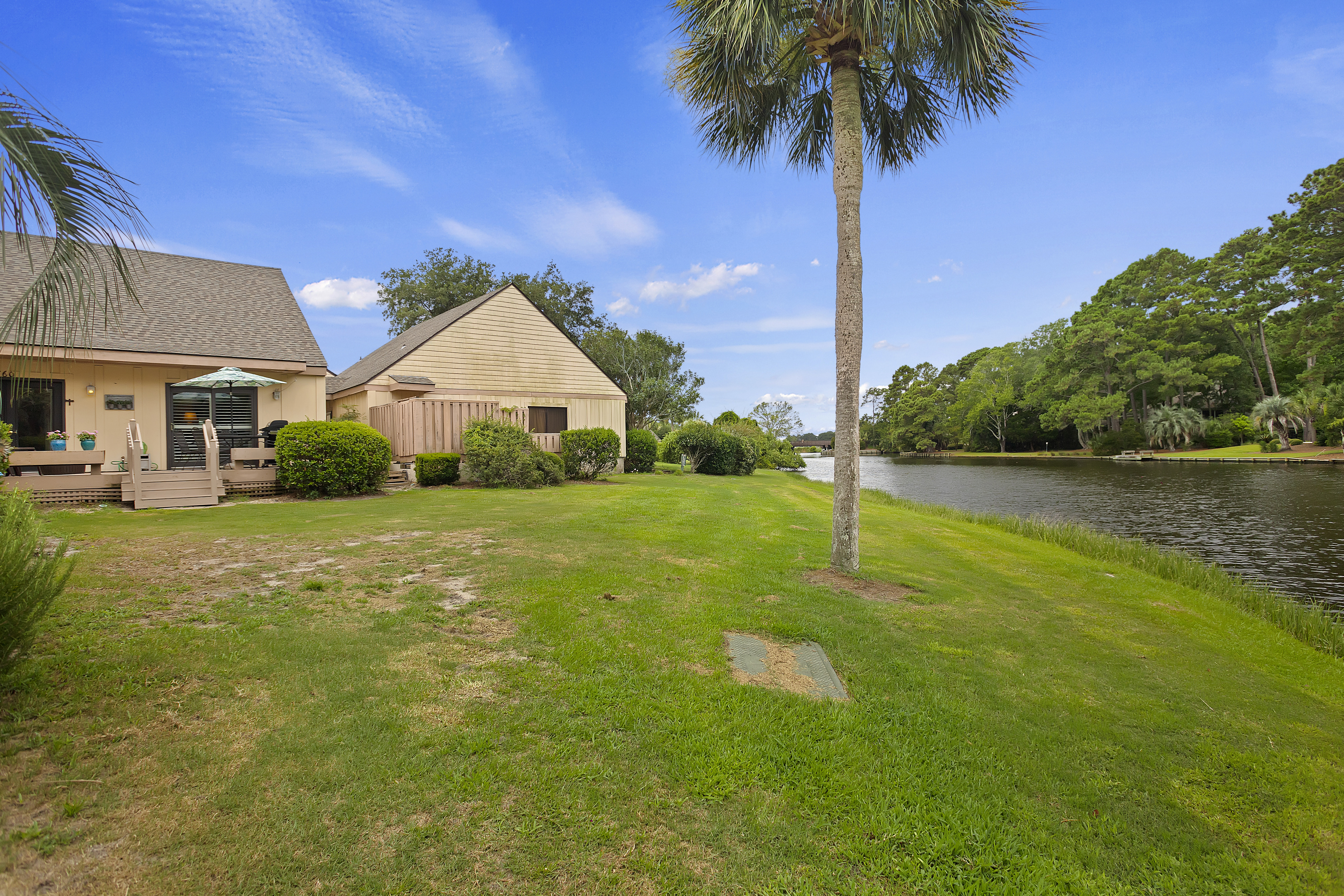 Villa Exterior & Lagoon View 