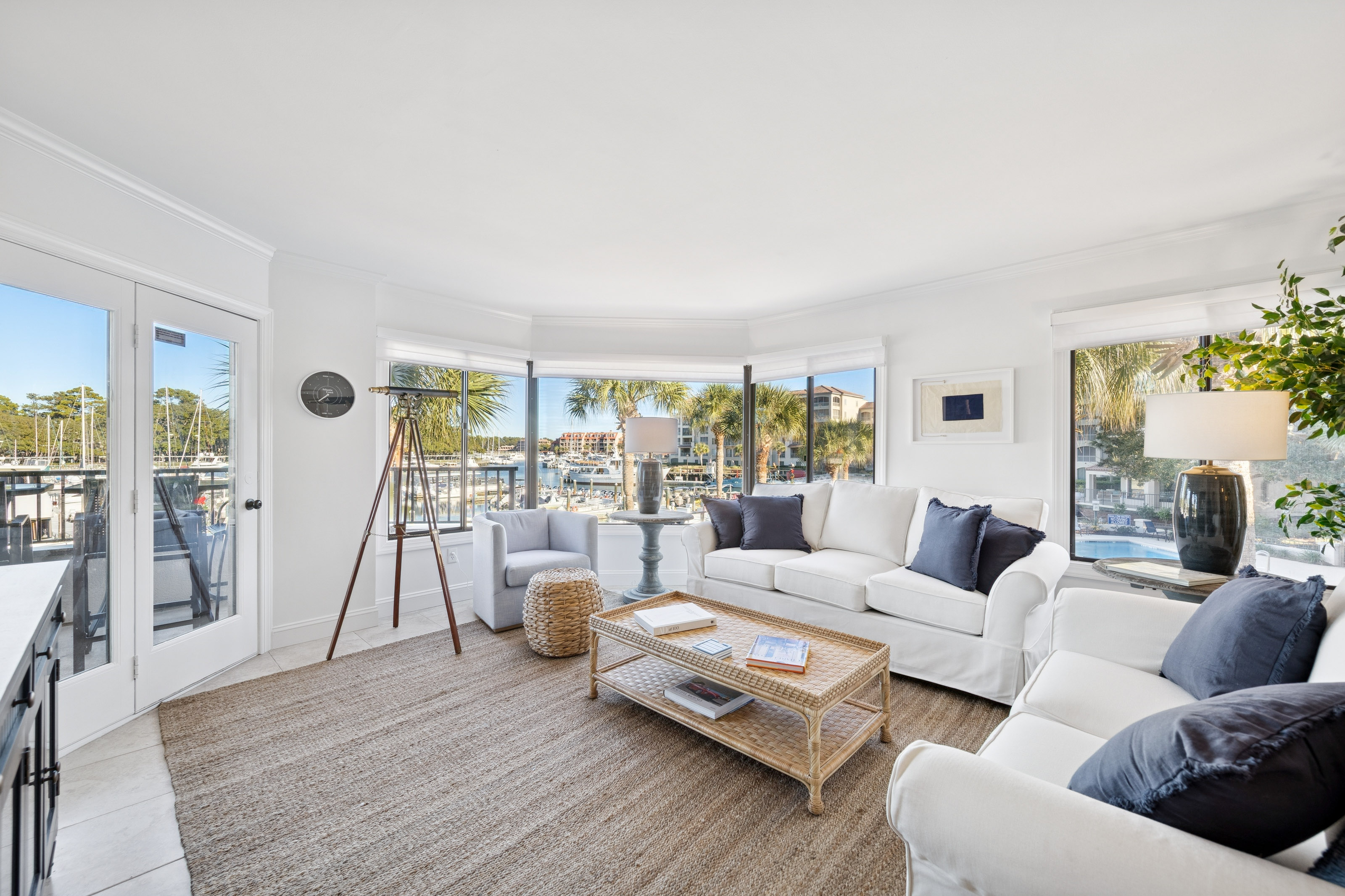 Living Room with an Amazing Panoramic View