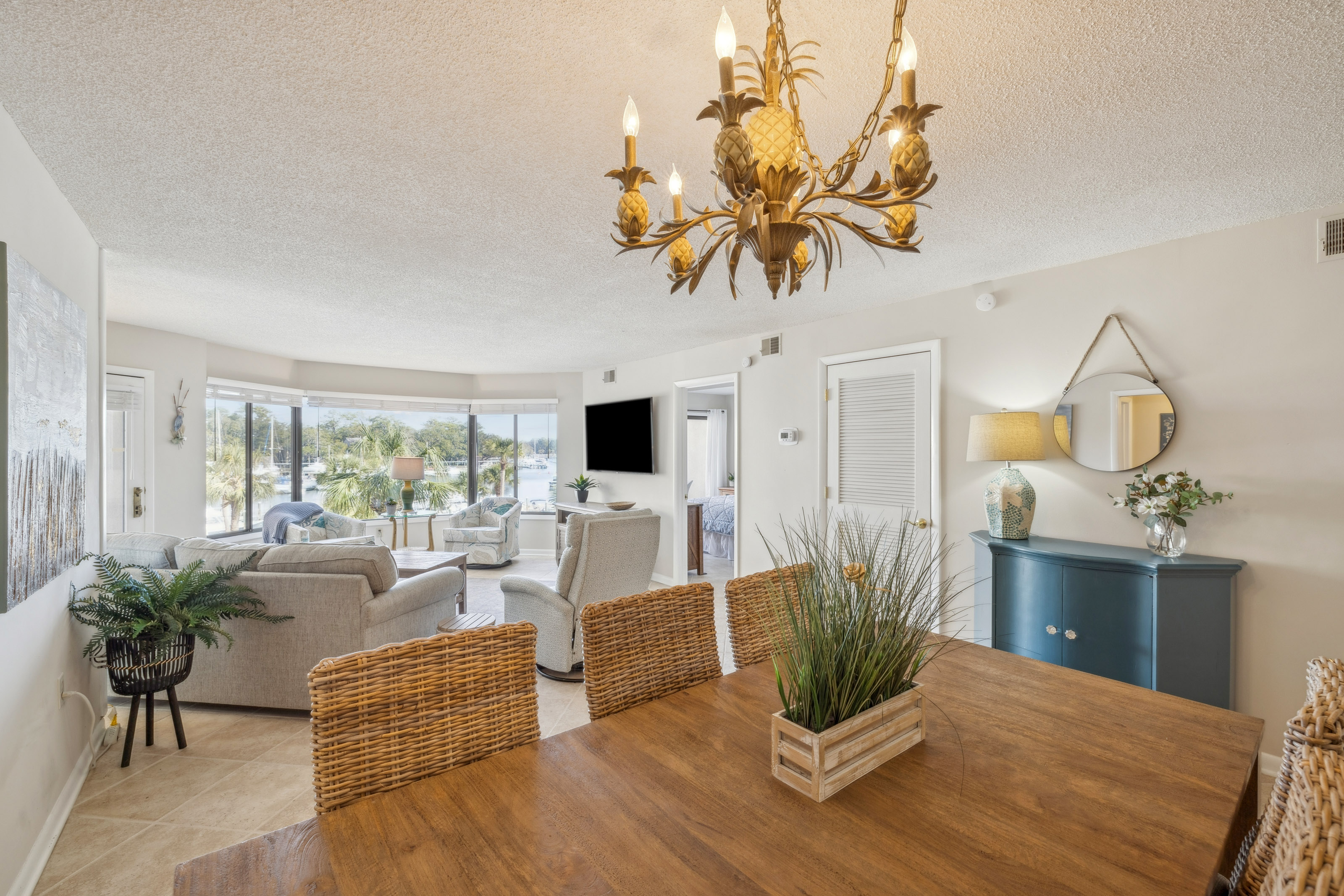 Stylish Dining Area to Enjoy Gourmet Meals