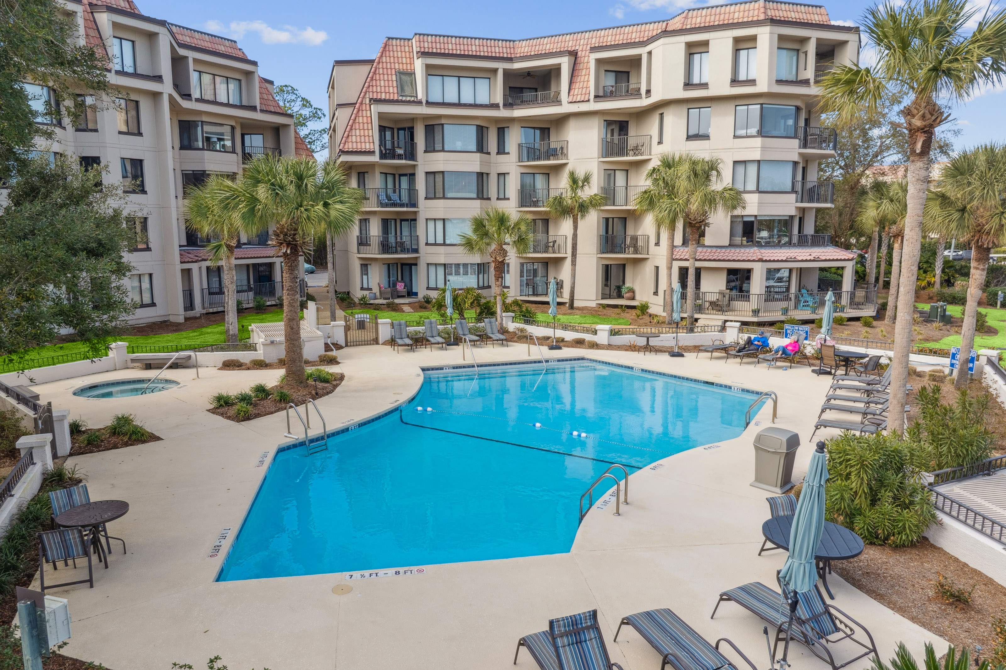 Community Friendly Pool - The Kiddos Will Love It 