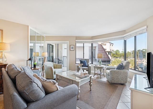 Gorgeous Water & Marina Views - Bike to Beach