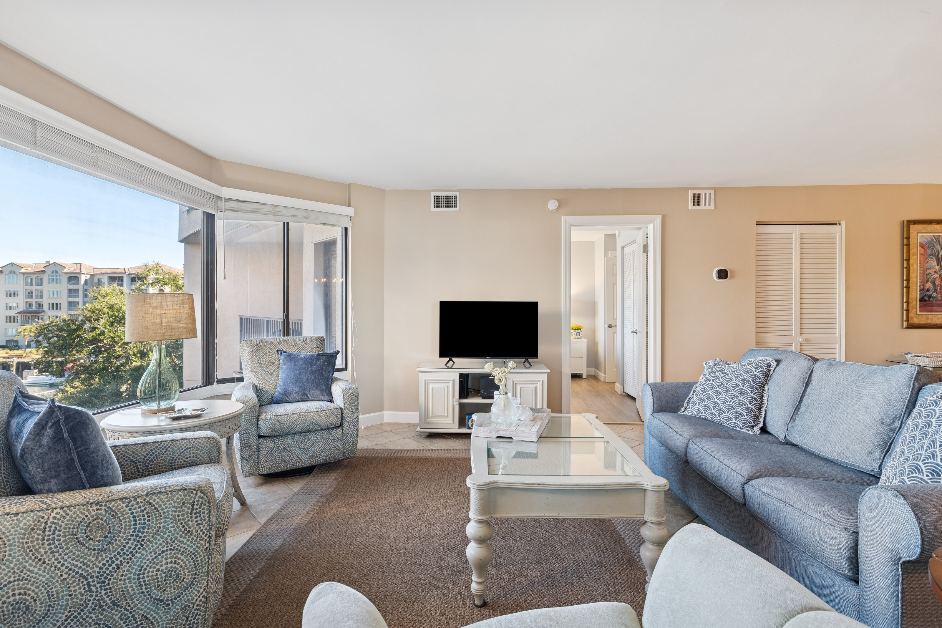 Large Living Space - Perfect for Families