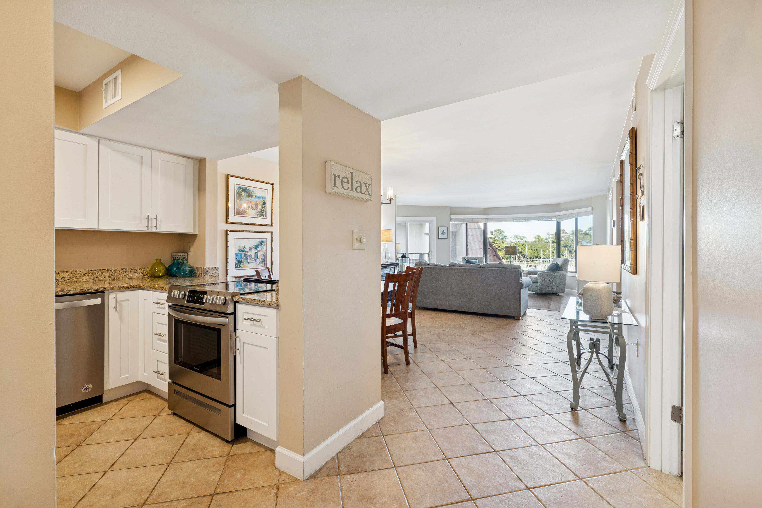 Cozy & Warm Entryway - Feel Like at Home