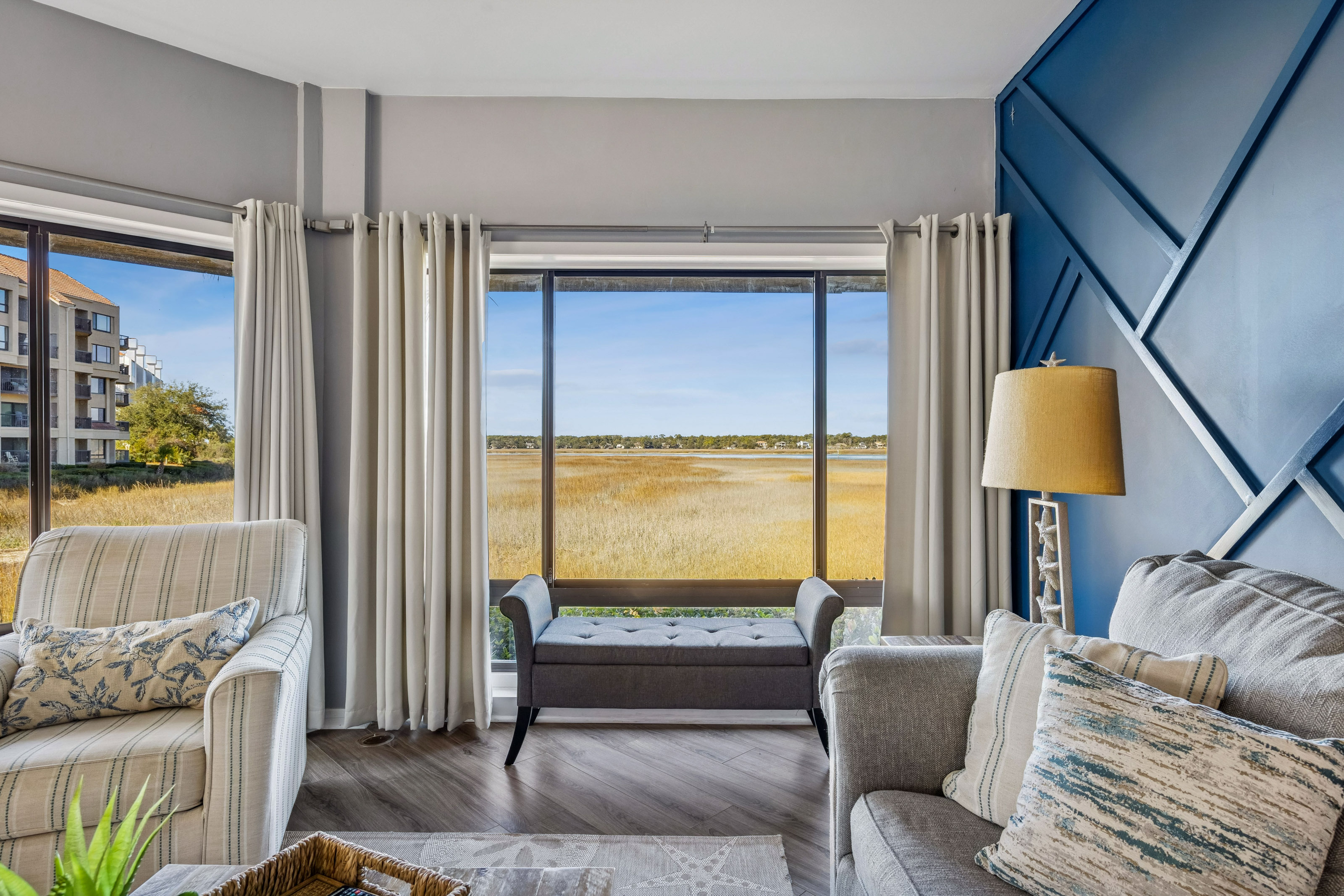 Panoramic Spot for a Morning Scroll