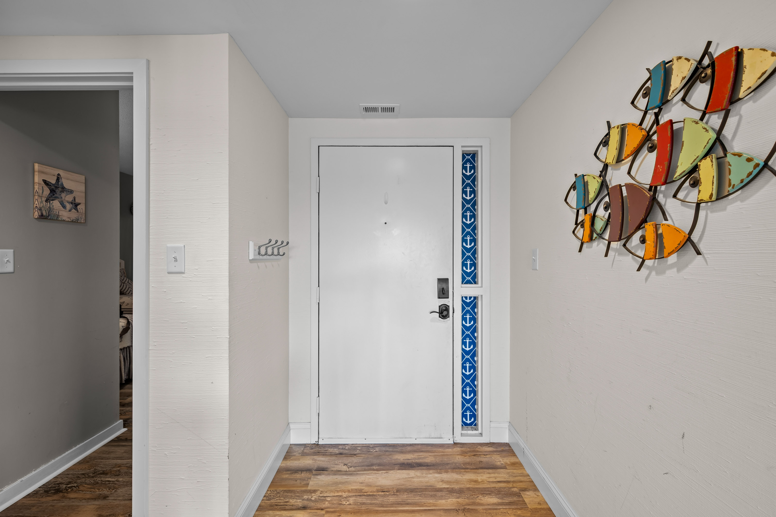 Bright Entryway for a Great Start to Your Vacation