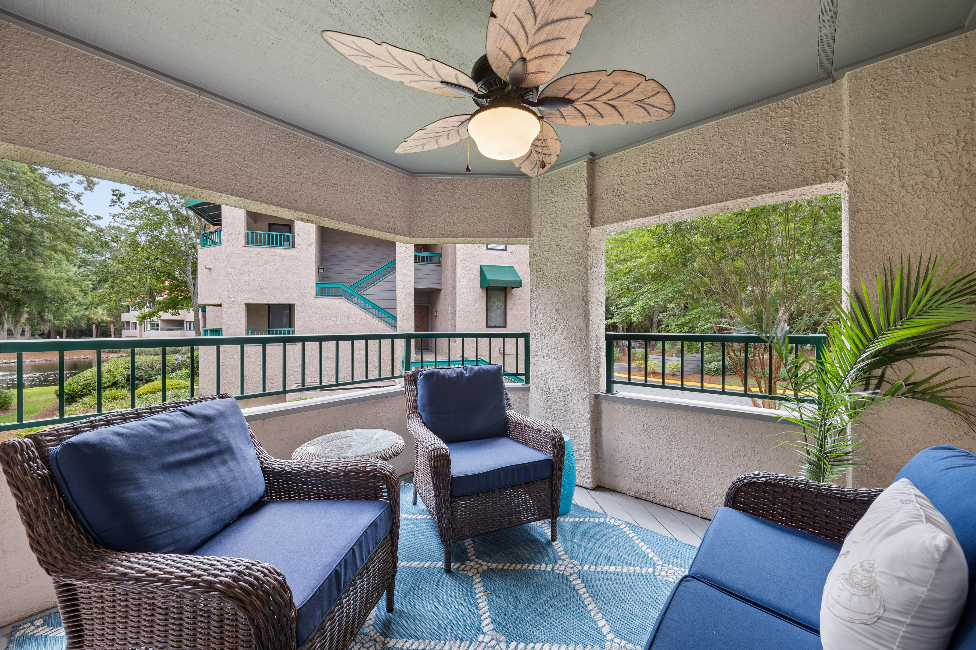 Balcony with Comfort