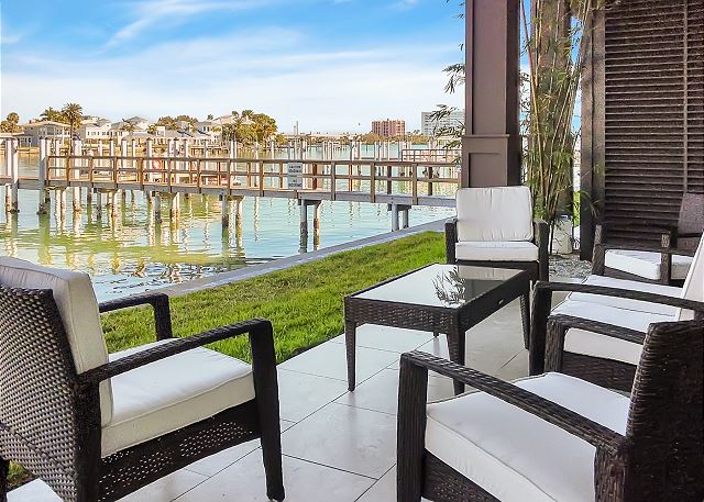 Upscale 3br Condo W Hot Tub Pool Waterway View