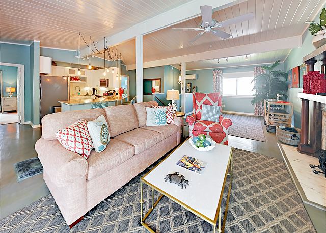 Charming Beach Chic 2br Cottage By Seawall Turnkey