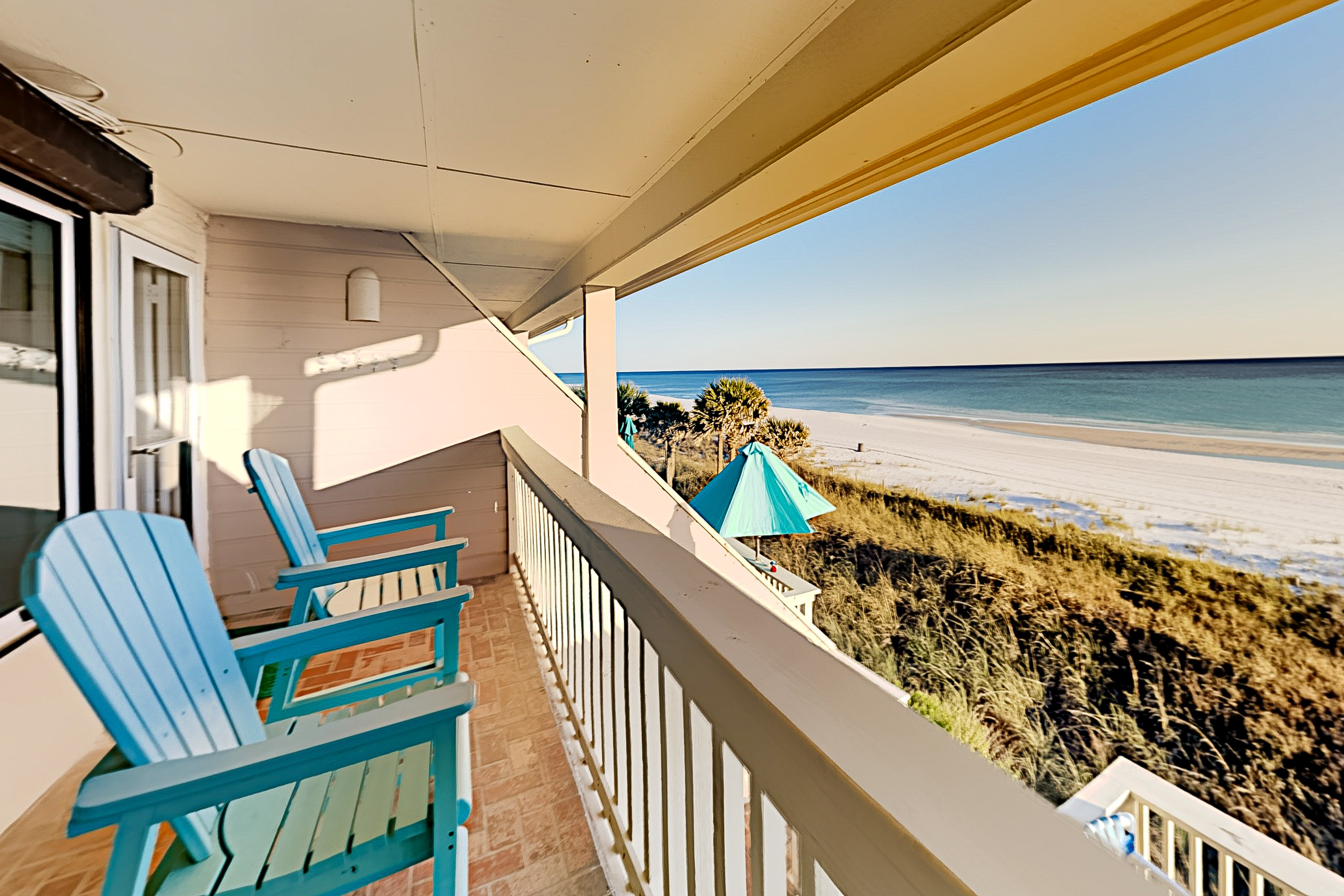 Beachfront Bliss Gulf View & Pool, Steps to Sand TurnKey